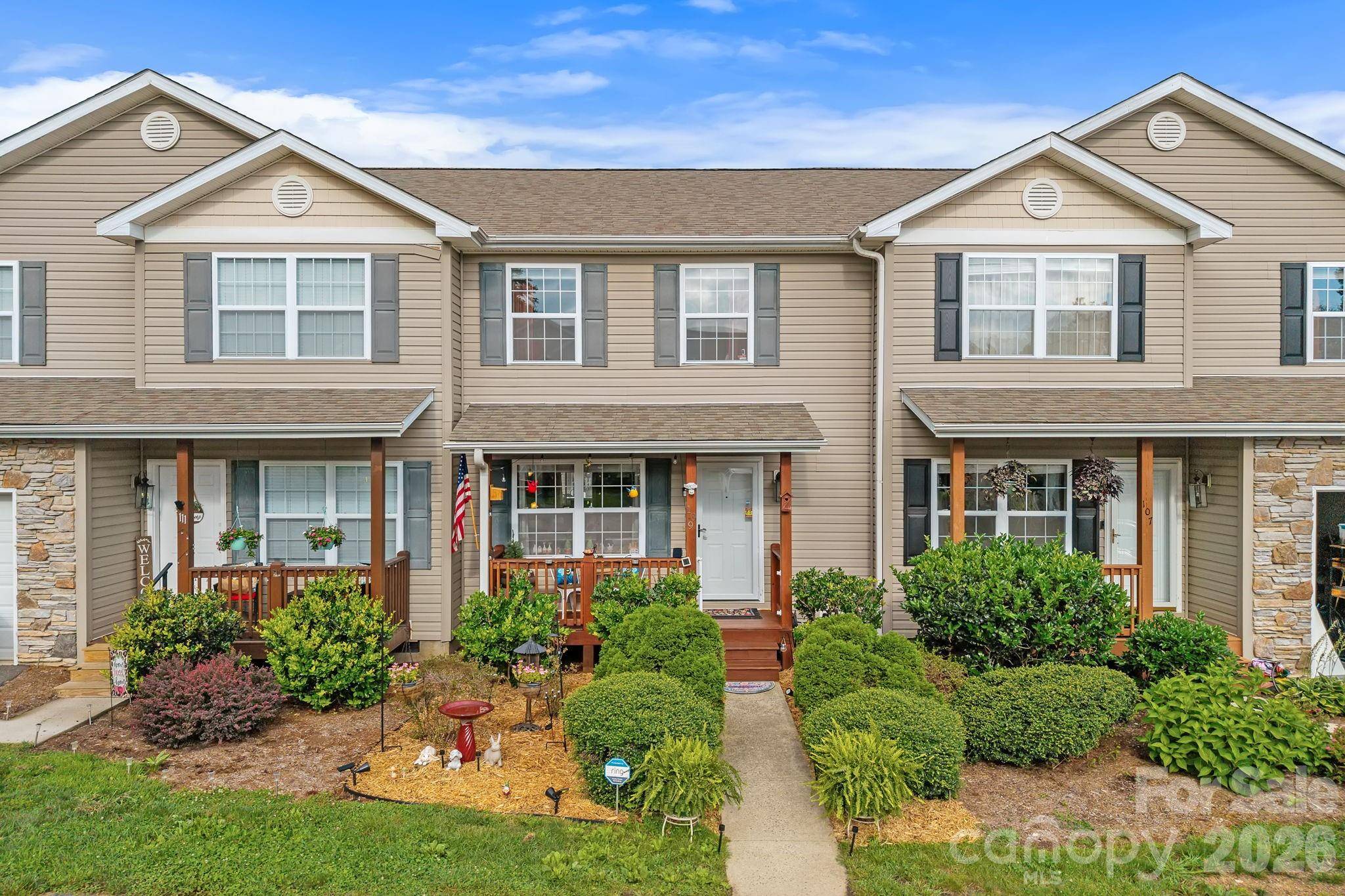 109 Loch Haven RD, Swannanoa, NC 28778