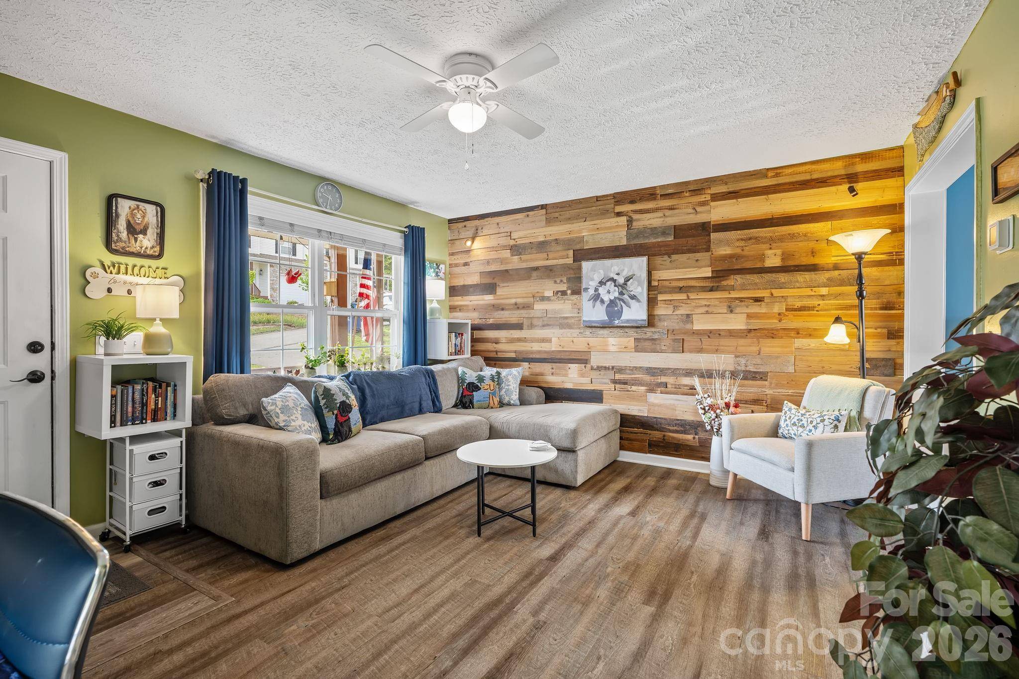 109 Loch Haven RD, Swannanoa, NC 28778