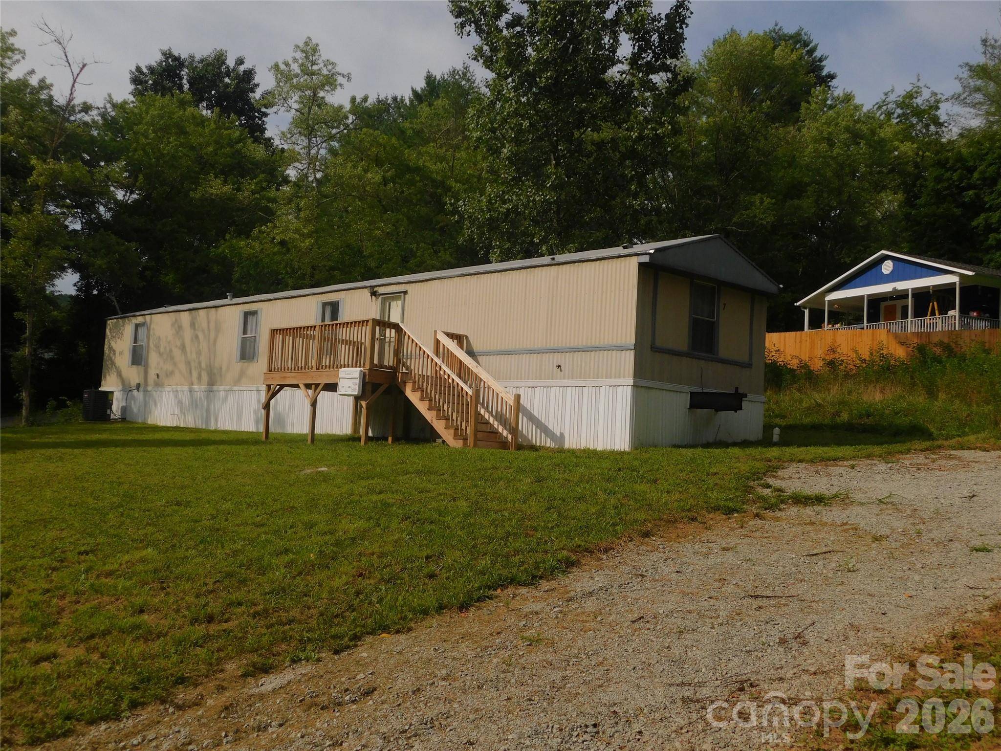 23 Piney Plains DR, Hendersonville, NC 28739