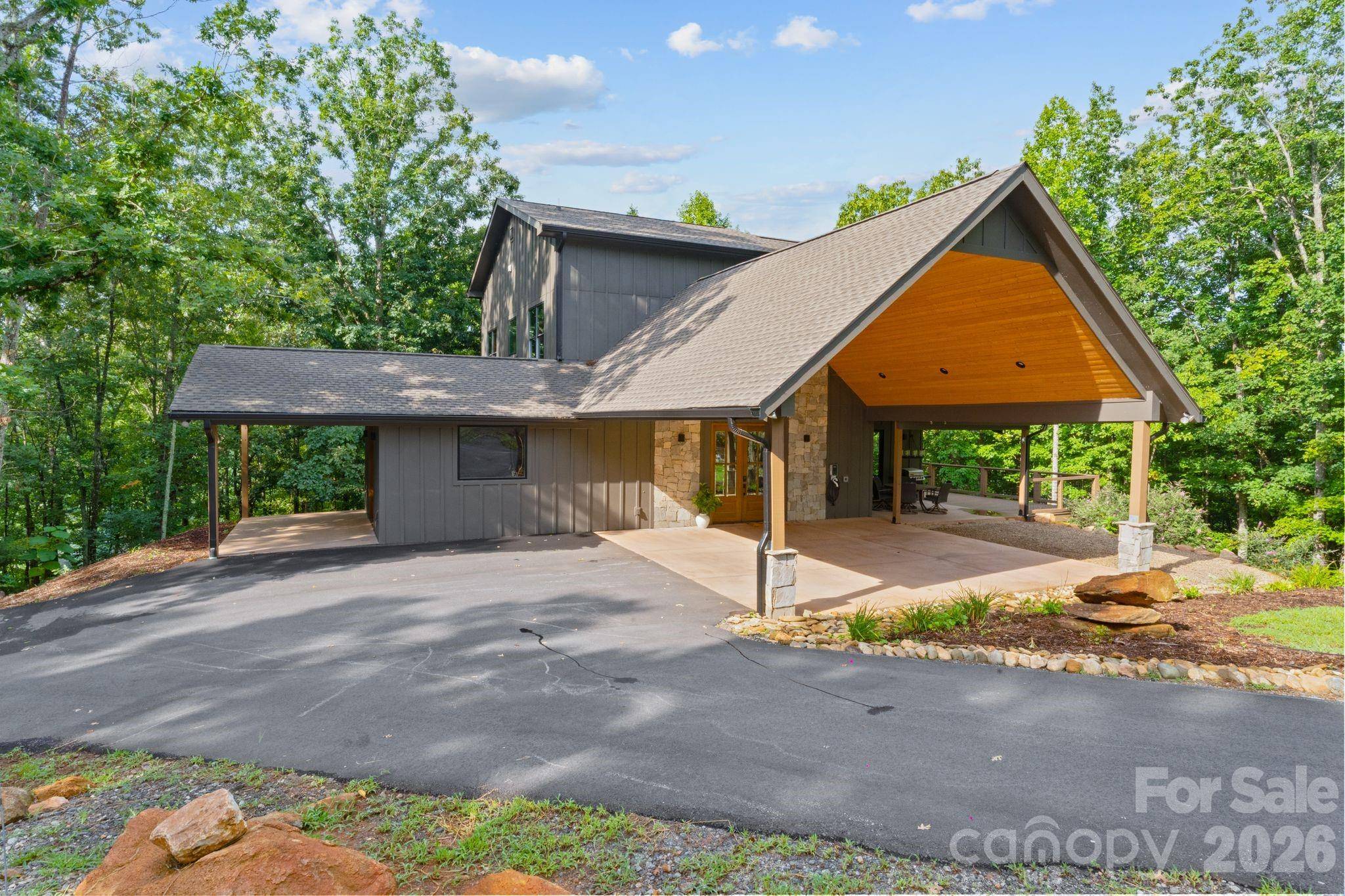 3135 Laurel Heights DR ##2, Morganton, NC 28655