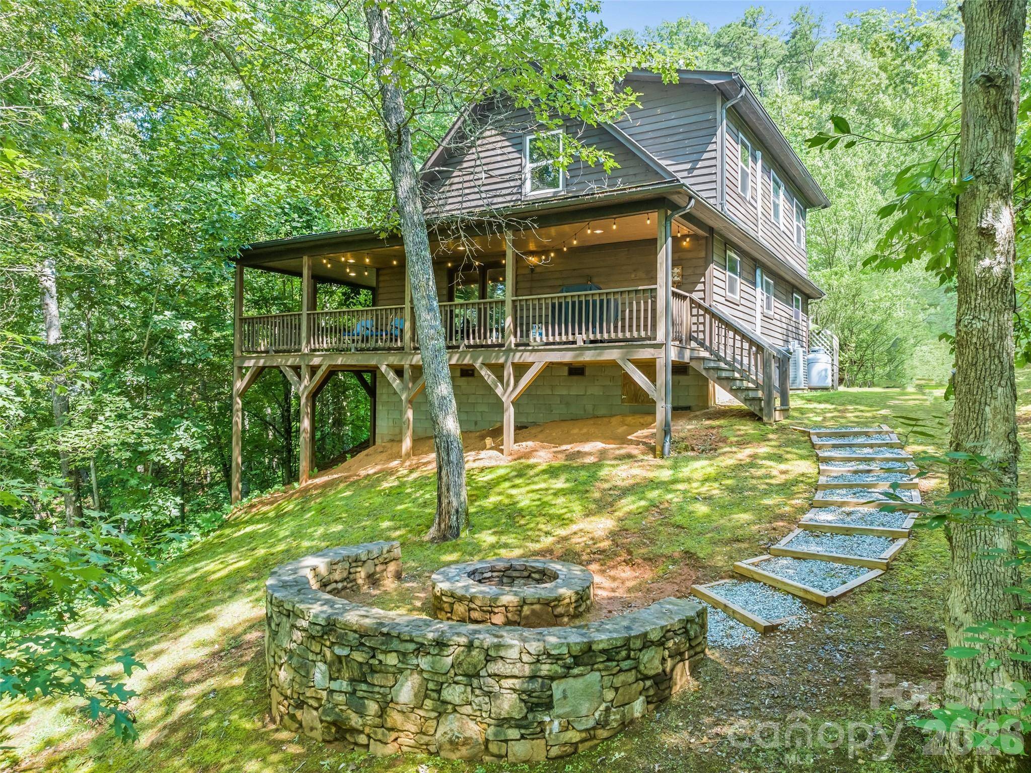 374 Rio Bravo DR, Sylva, NC 28779