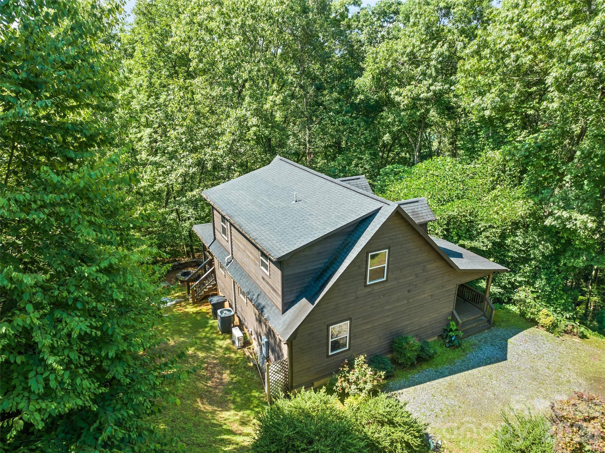 374 Rio Bravo DR, Sylva, NC 28779