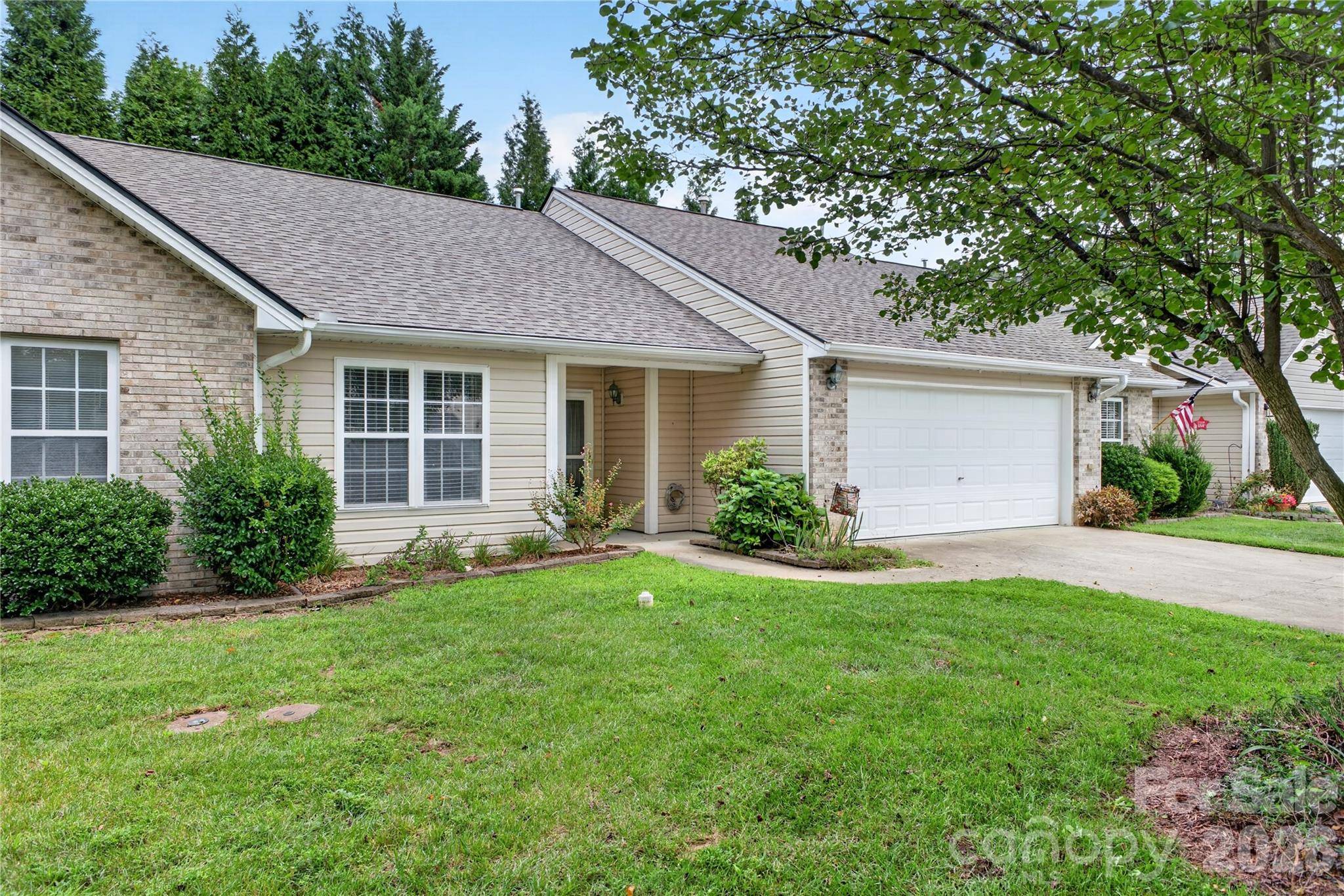 123 Lanceford CIR, Fletcher, NC 28732