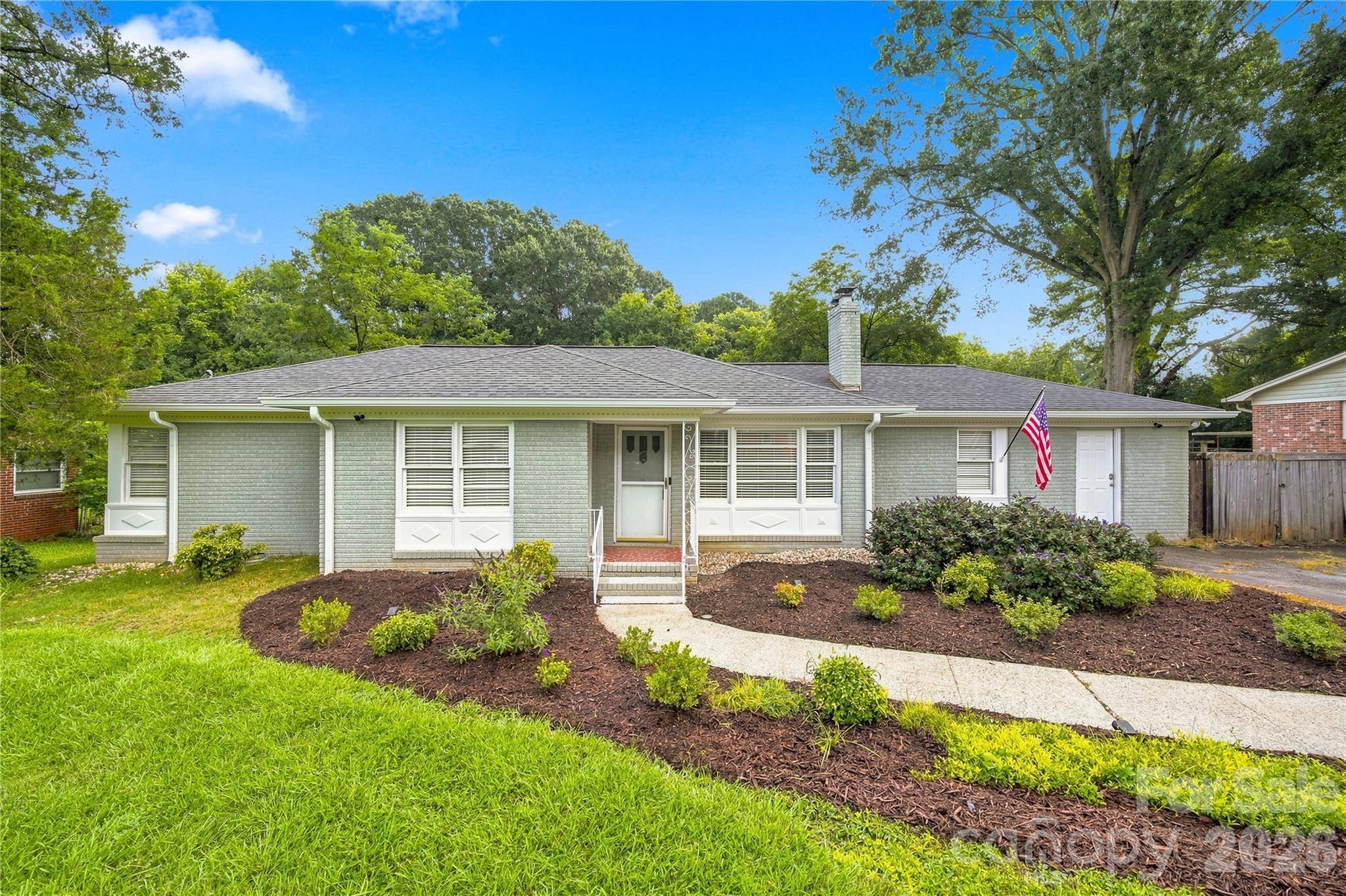 6142 King George DR, Charlotte, NC 28213