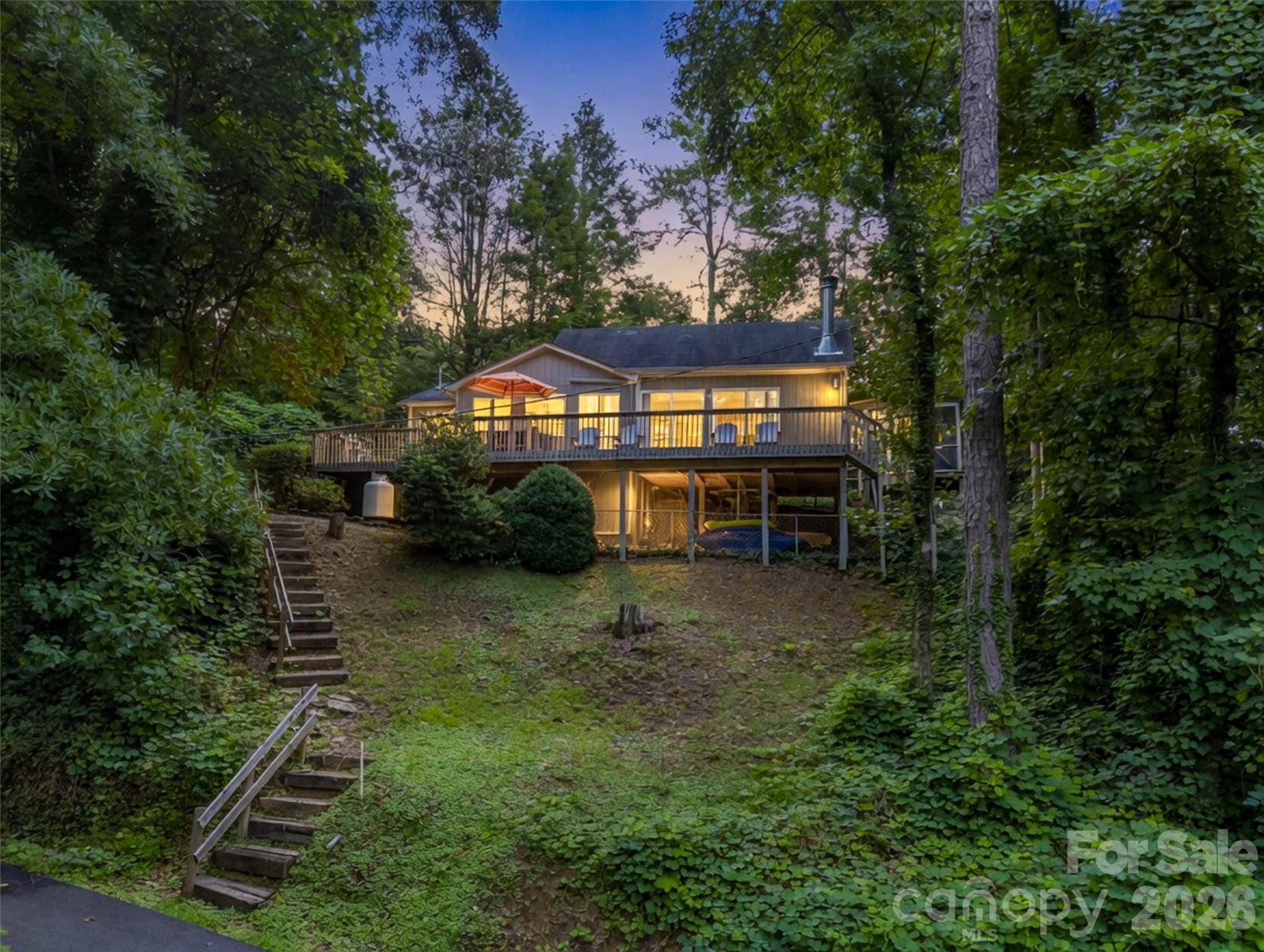 239 Havnaers PT, Lake Lure, NC 28746