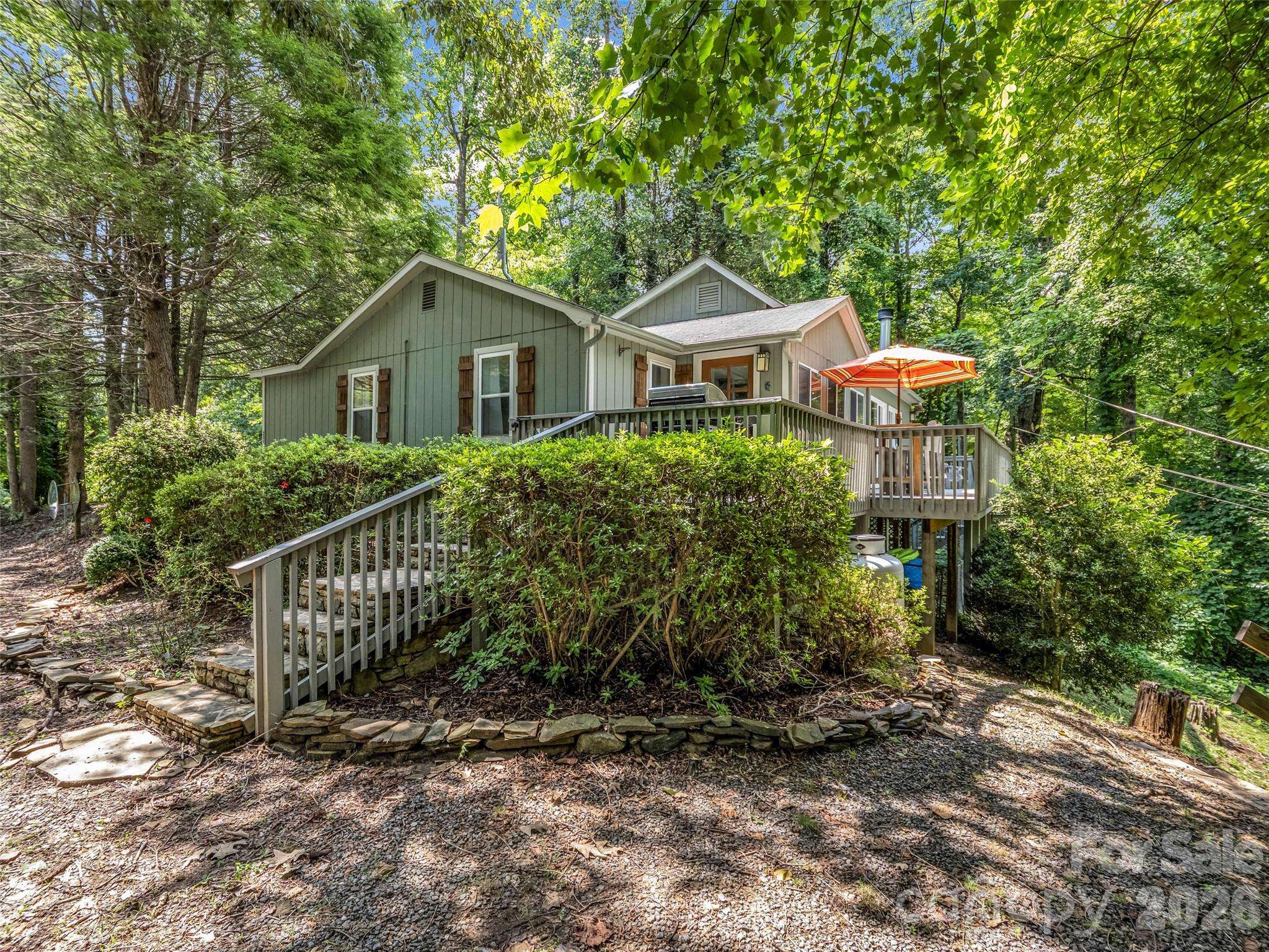 239 Havnaers PT, Lake Lure, NC 28746