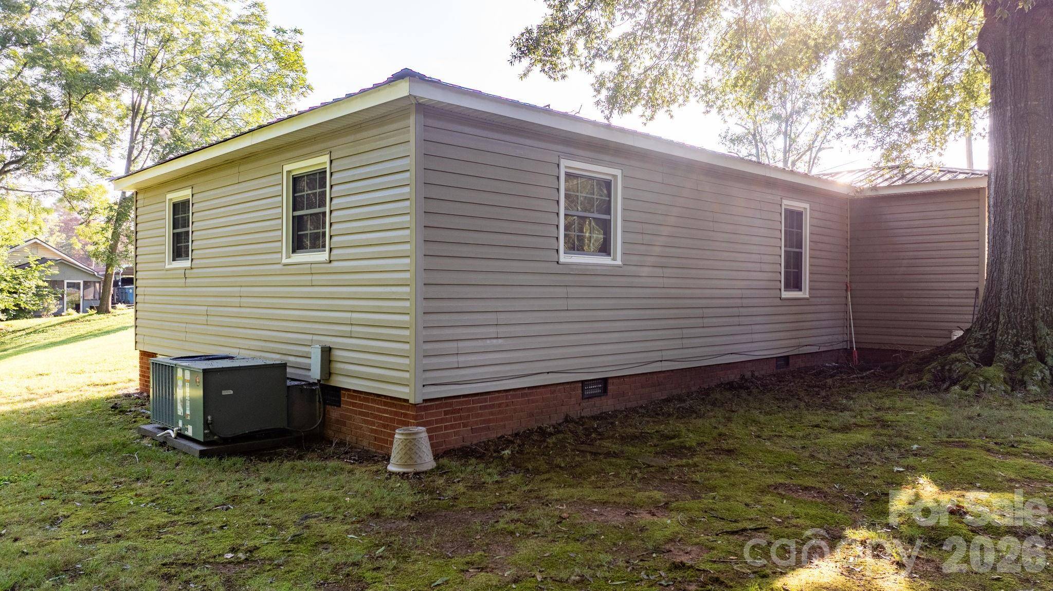 708 E Klutz ST, Maiden, NC 28650