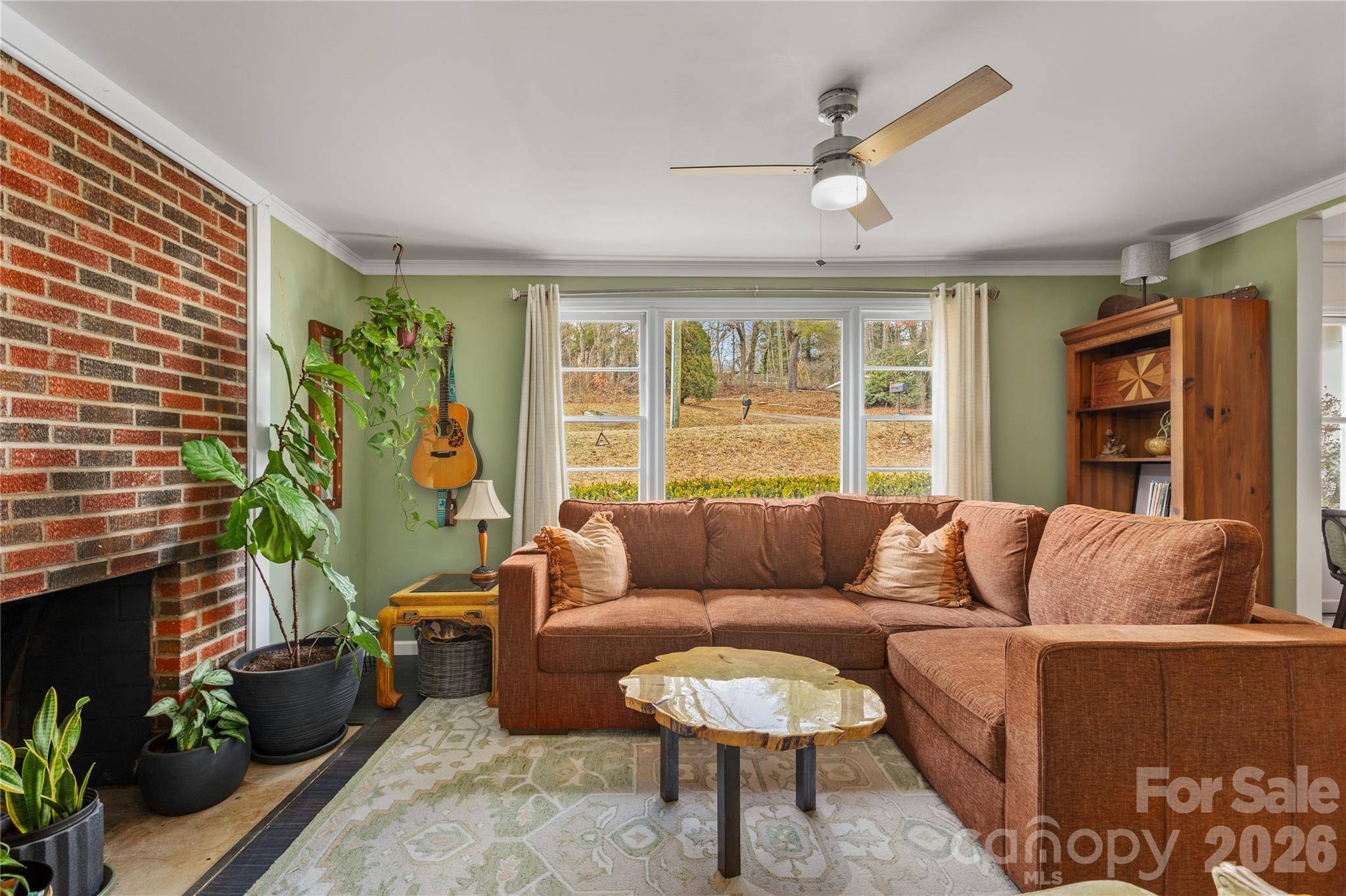 5 Shadowlawn DR, Asheville, NC 28806