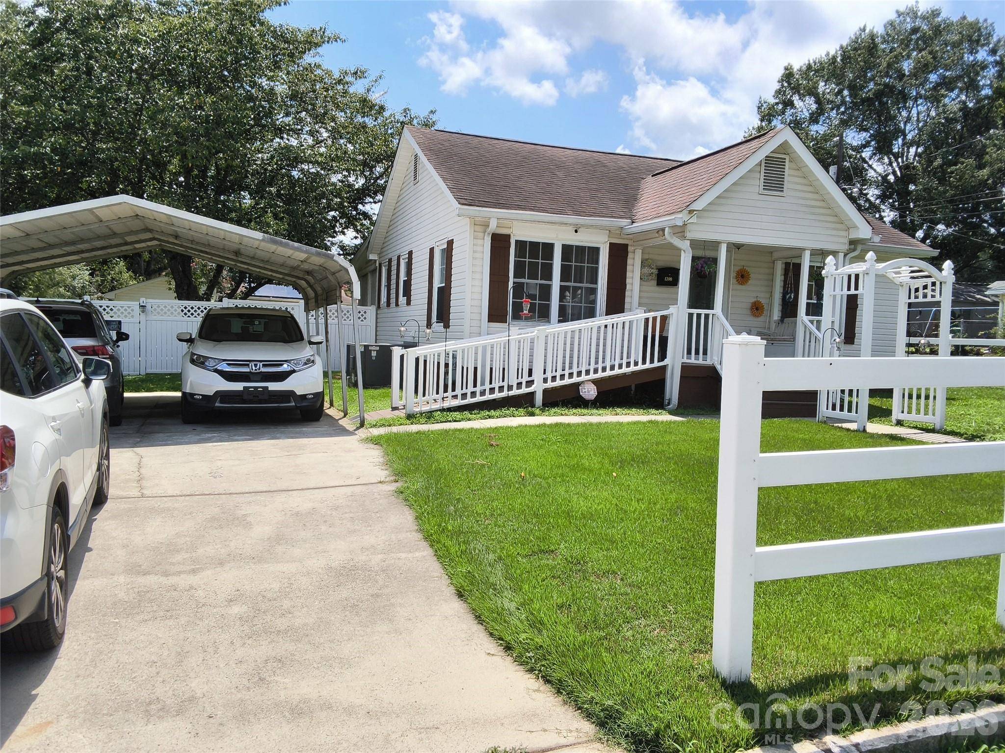 1200 Woodlawn ST, Kannapolis, NC 28083