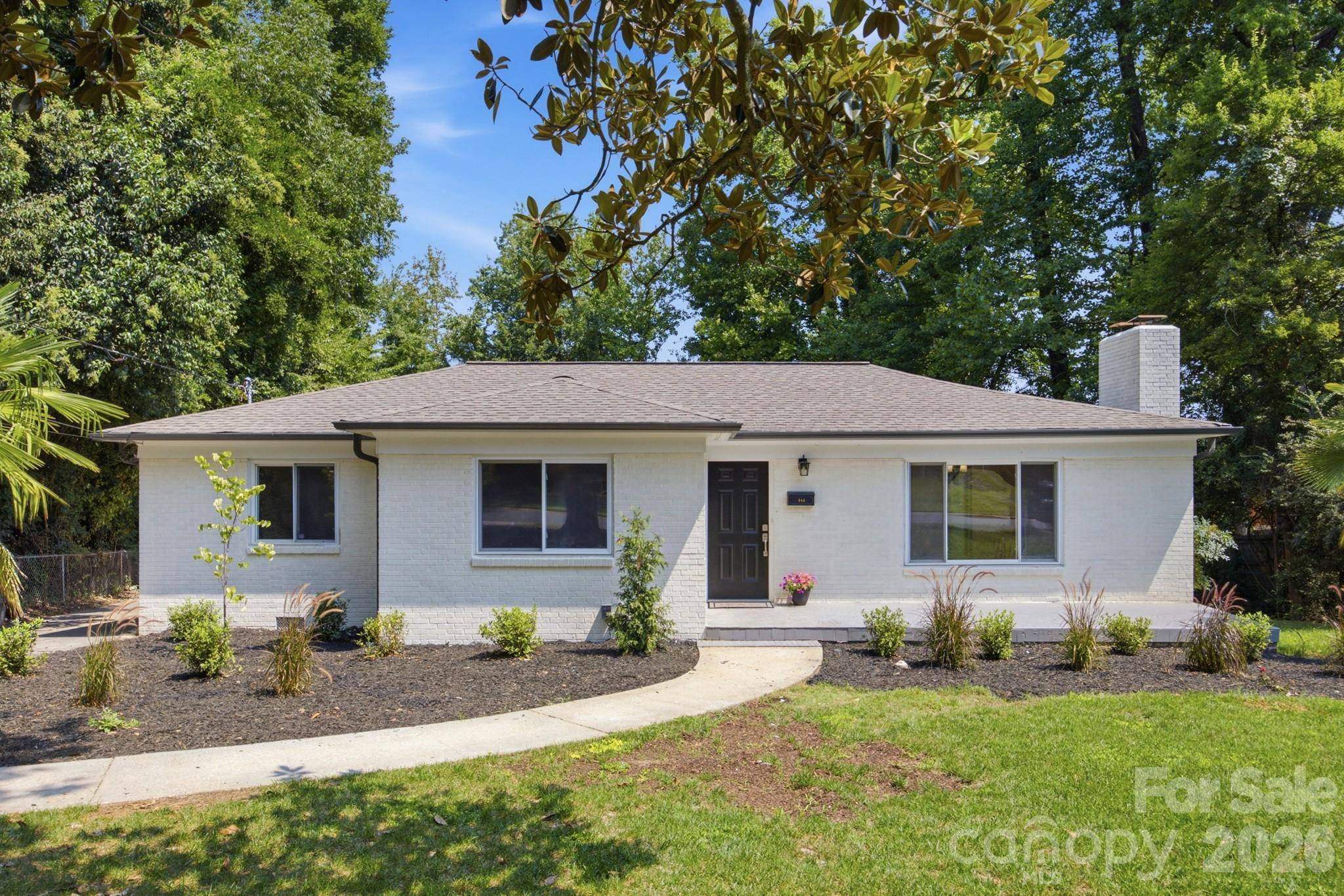 943 Hickory Nut ST, Charlotte, NC 28205