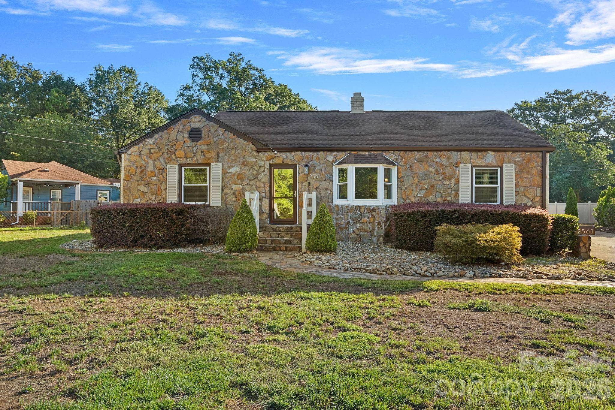 2561 Lumina AVE, Charlotte, NC 28208