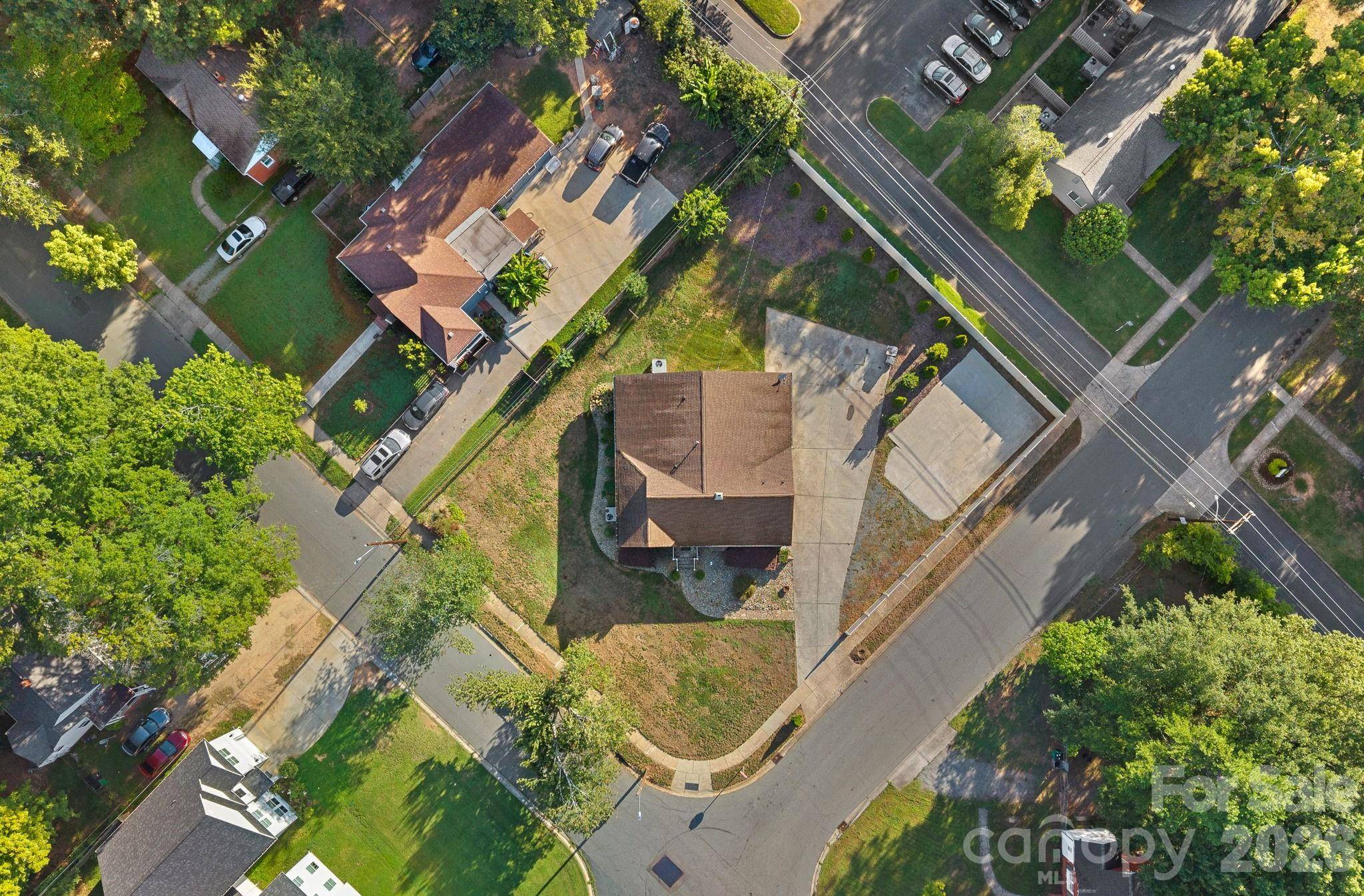 2561 Lumina AVE, Charlotte, NC 28208