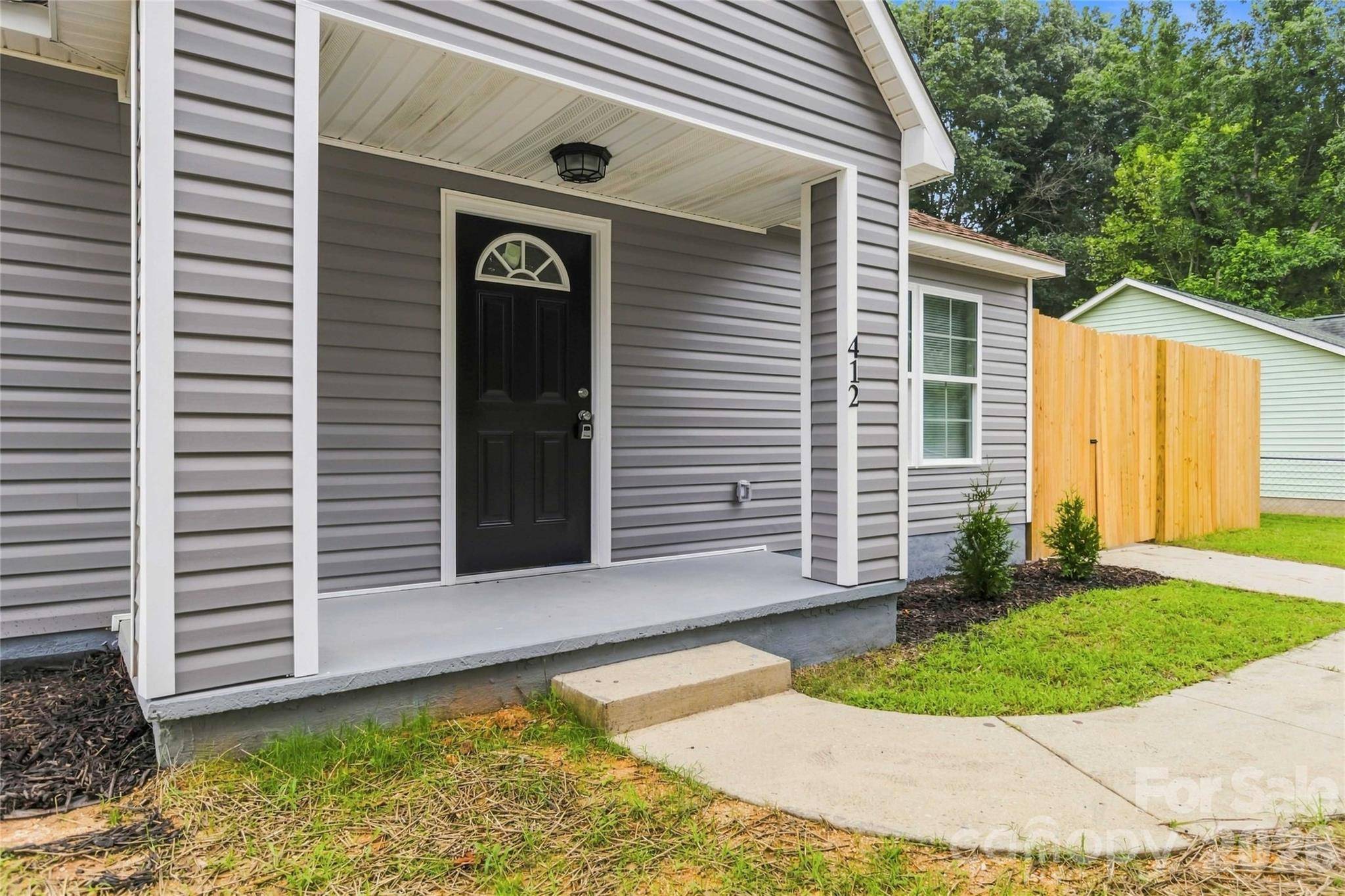 412 E Mclelland AVE, Mooresville, NC 28115