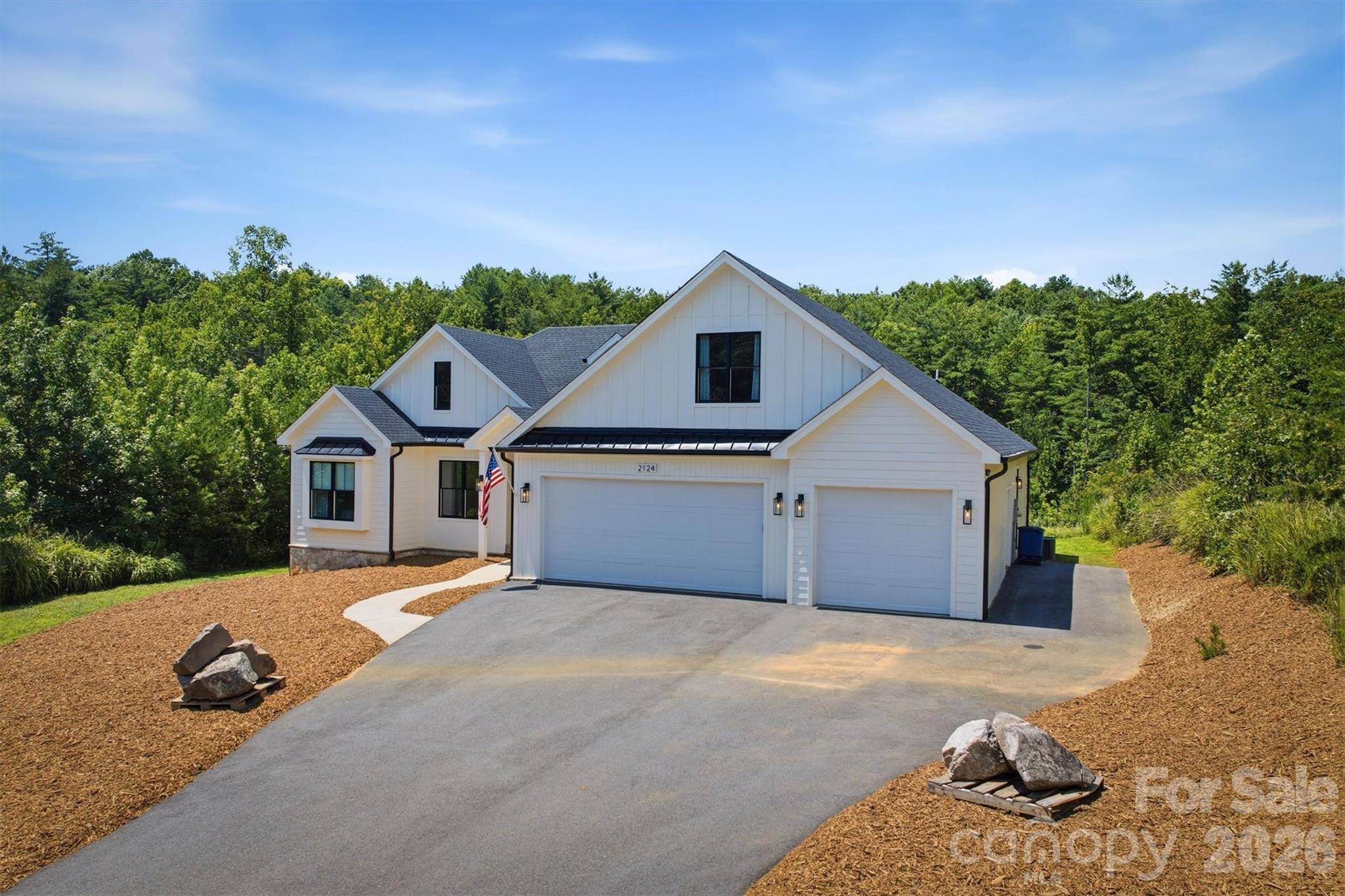 2124 Starlight LN, Morganton, NC 28655