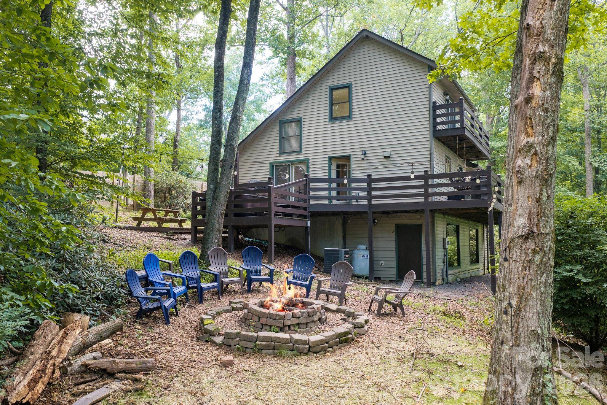 232 Ladson Spring TRL, Mills River, NC 28759