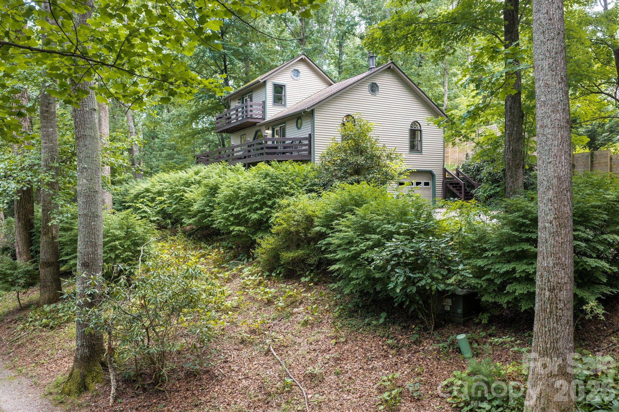 232 Ladson Spring TRL, Mills River, NC 28759