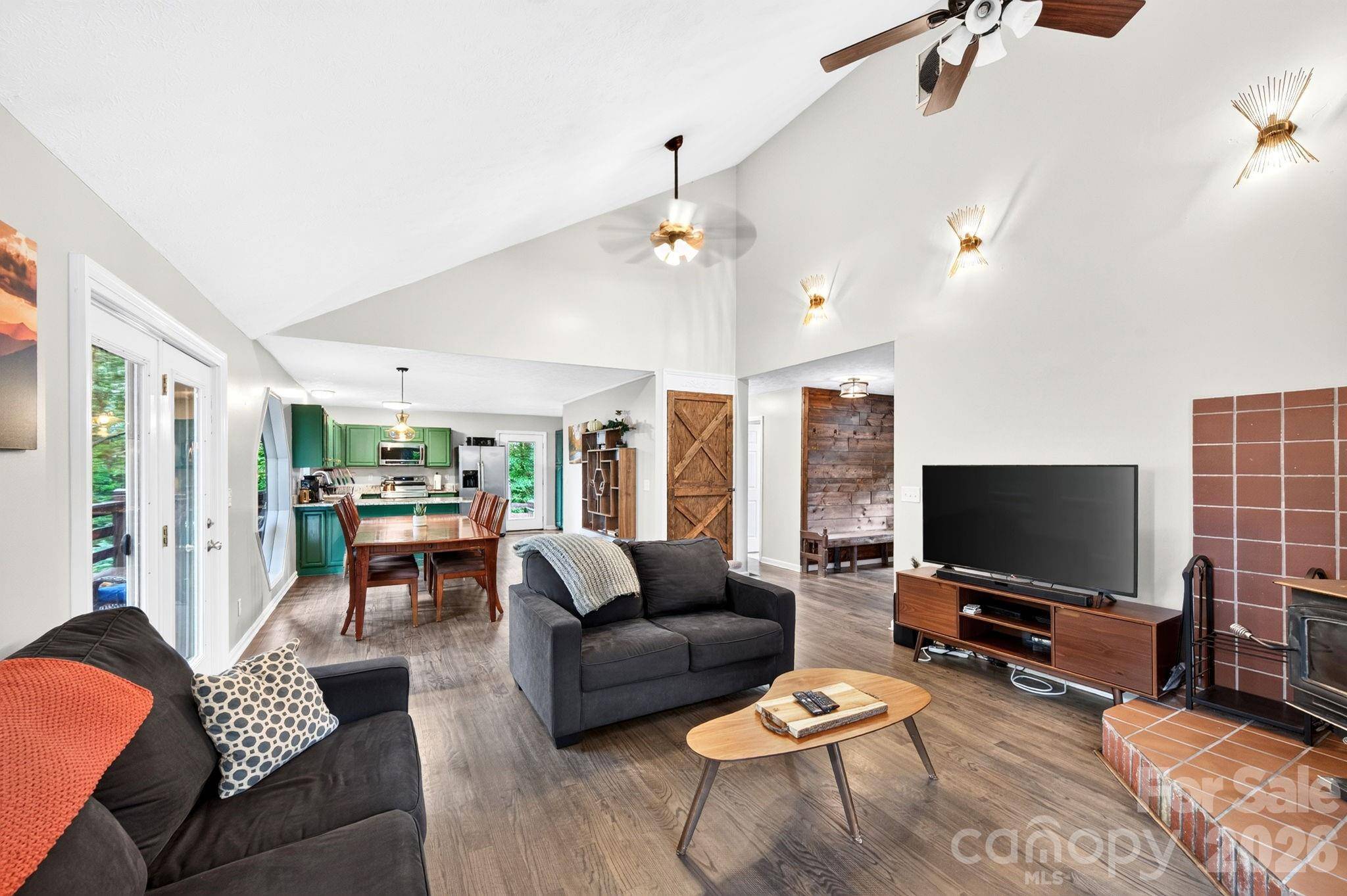 232 Ladson Spring TRL, Mills River, NC 28759