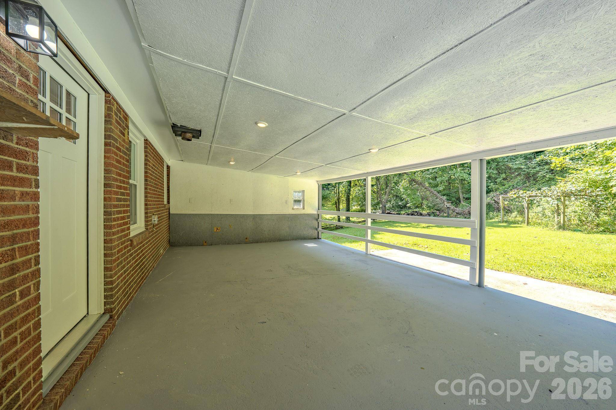 8525 US 25/70 HWY, Marshall, NC 28753