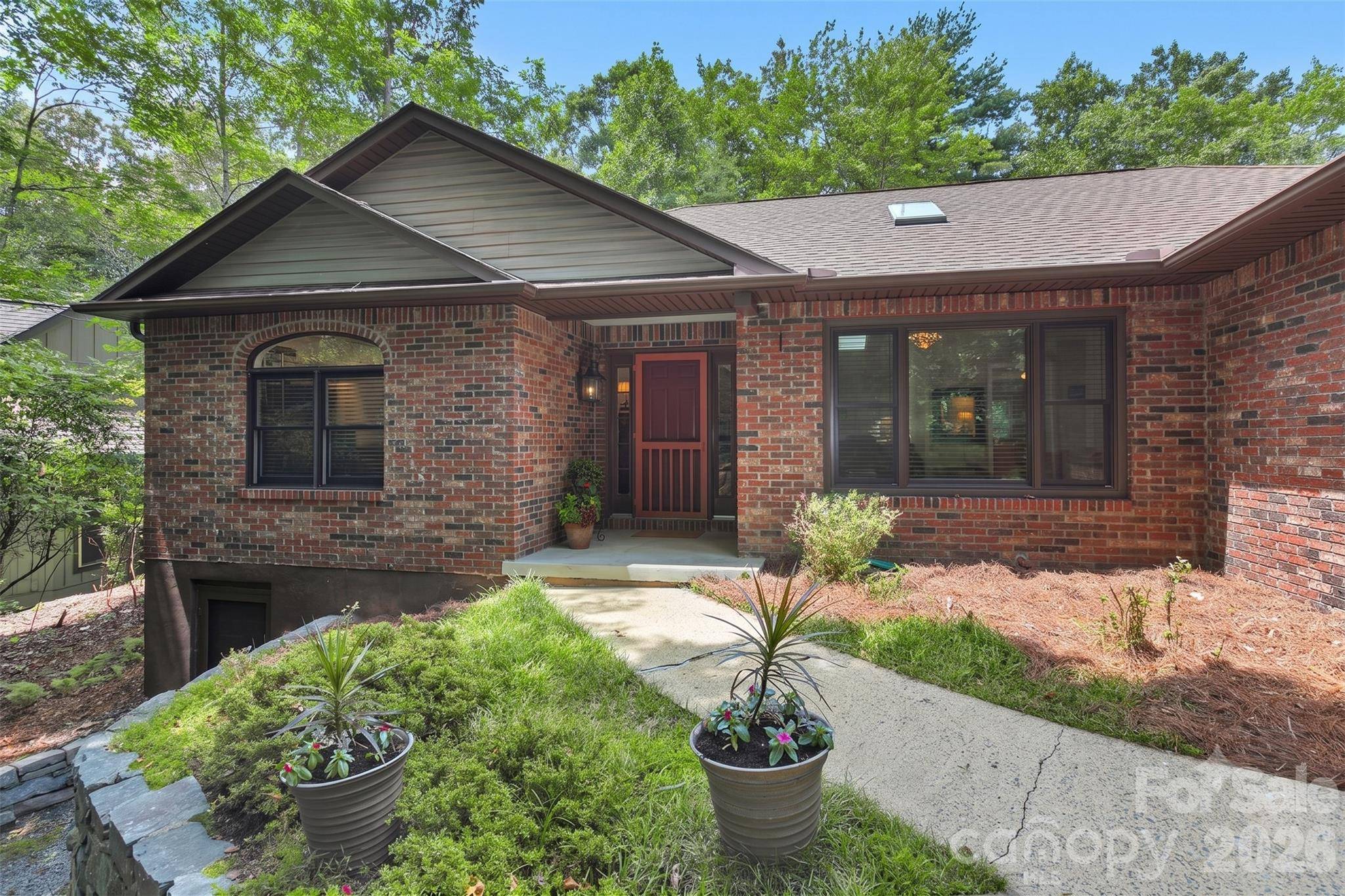 542 Soquili DR, Brevard, NC 28712