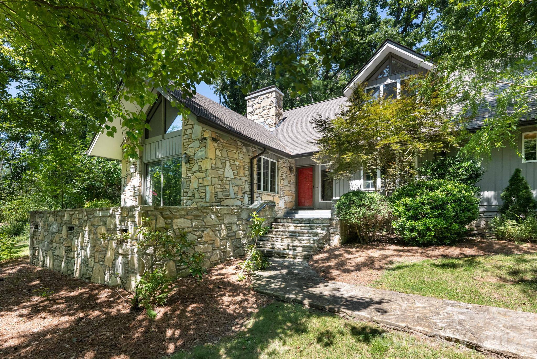25 E Forest RD, Asheville, NC 28803