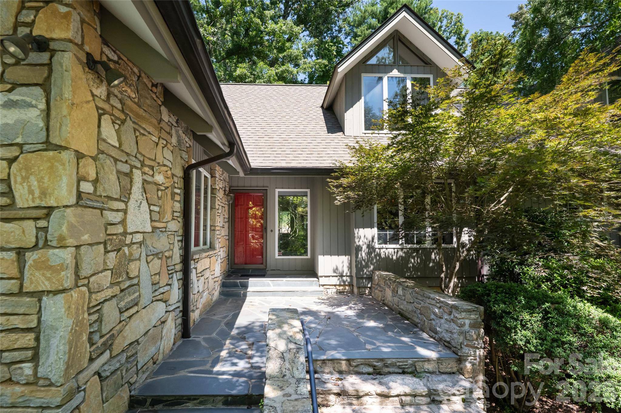 25 E Forest RD, Asheville, NC 28803