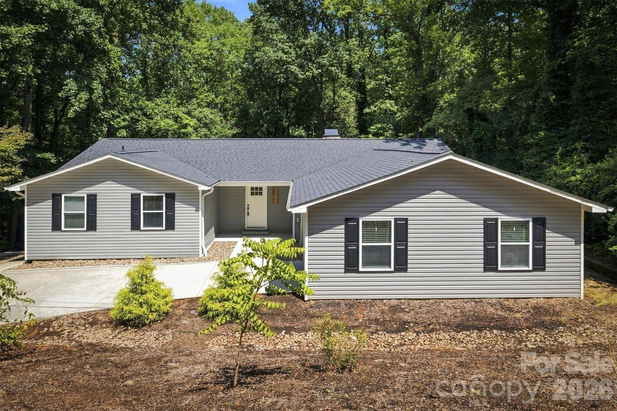 3517 Crestwood DR, Morganton, NC 28655