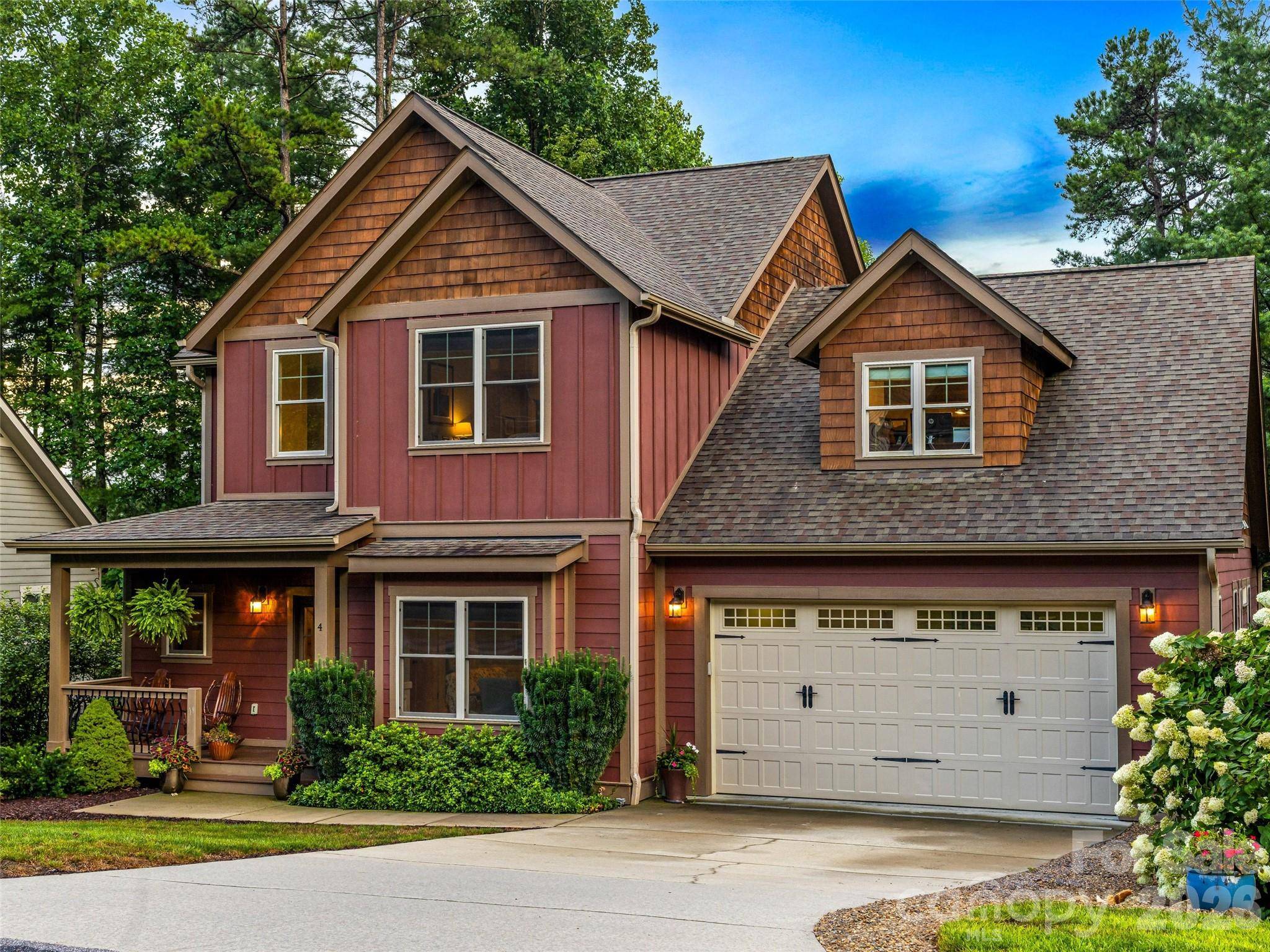 4 Old Bridge CIR, Fairview, NC 28730