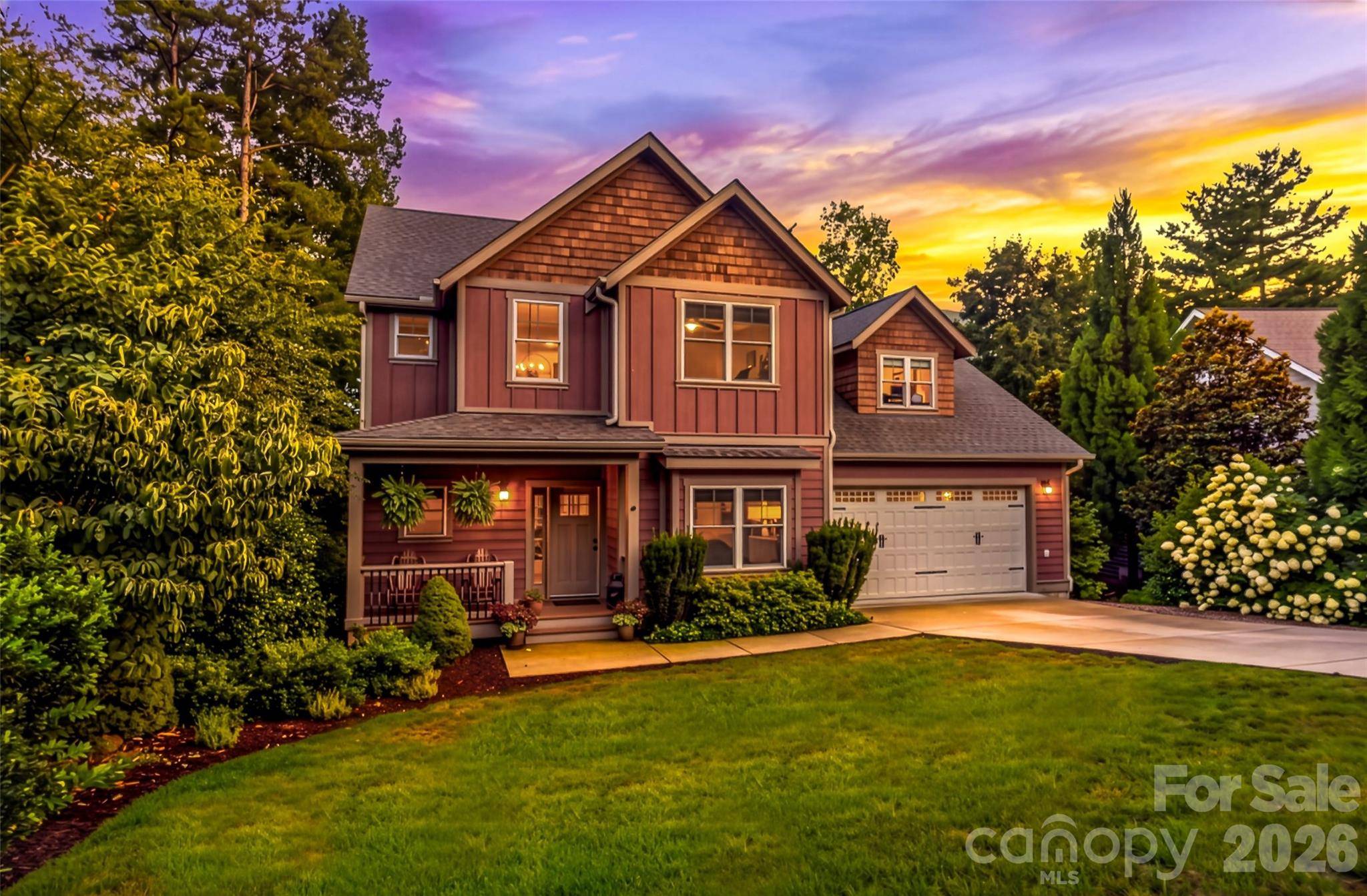 4 Old Bridge CIR, Fairview, NC 28730