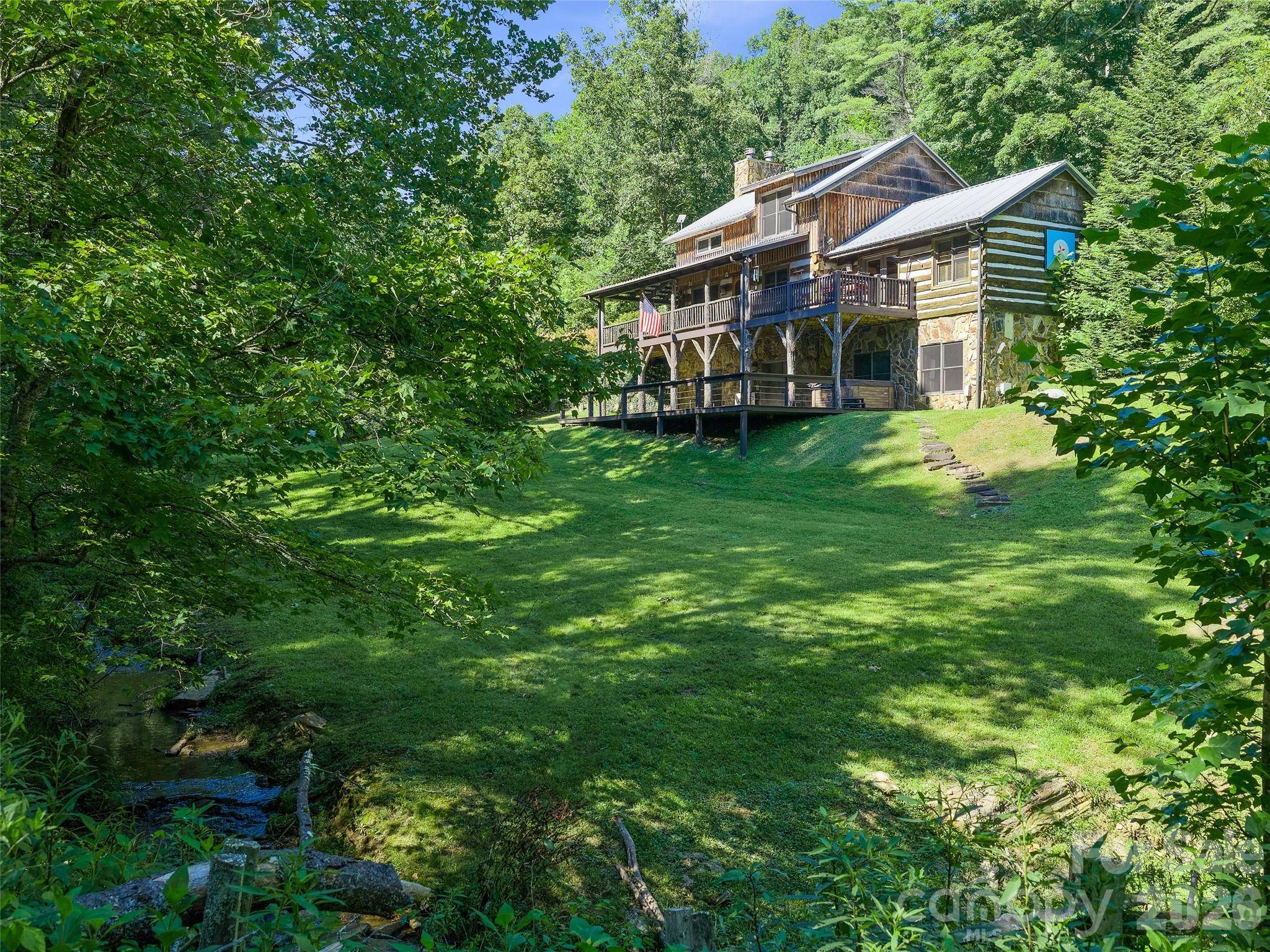 503 White Pine LN, Bakersville, NC 28705