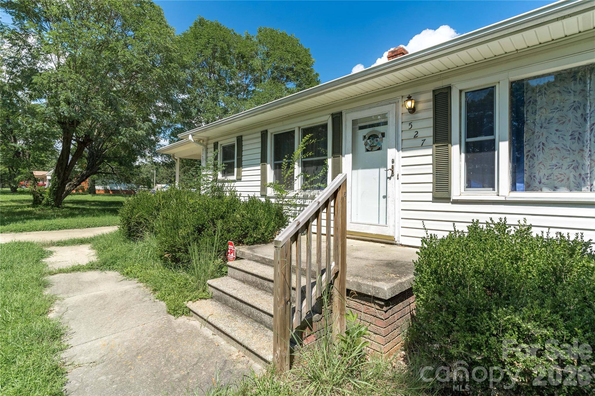 527 Washington LN, Albemarle, NC 28001