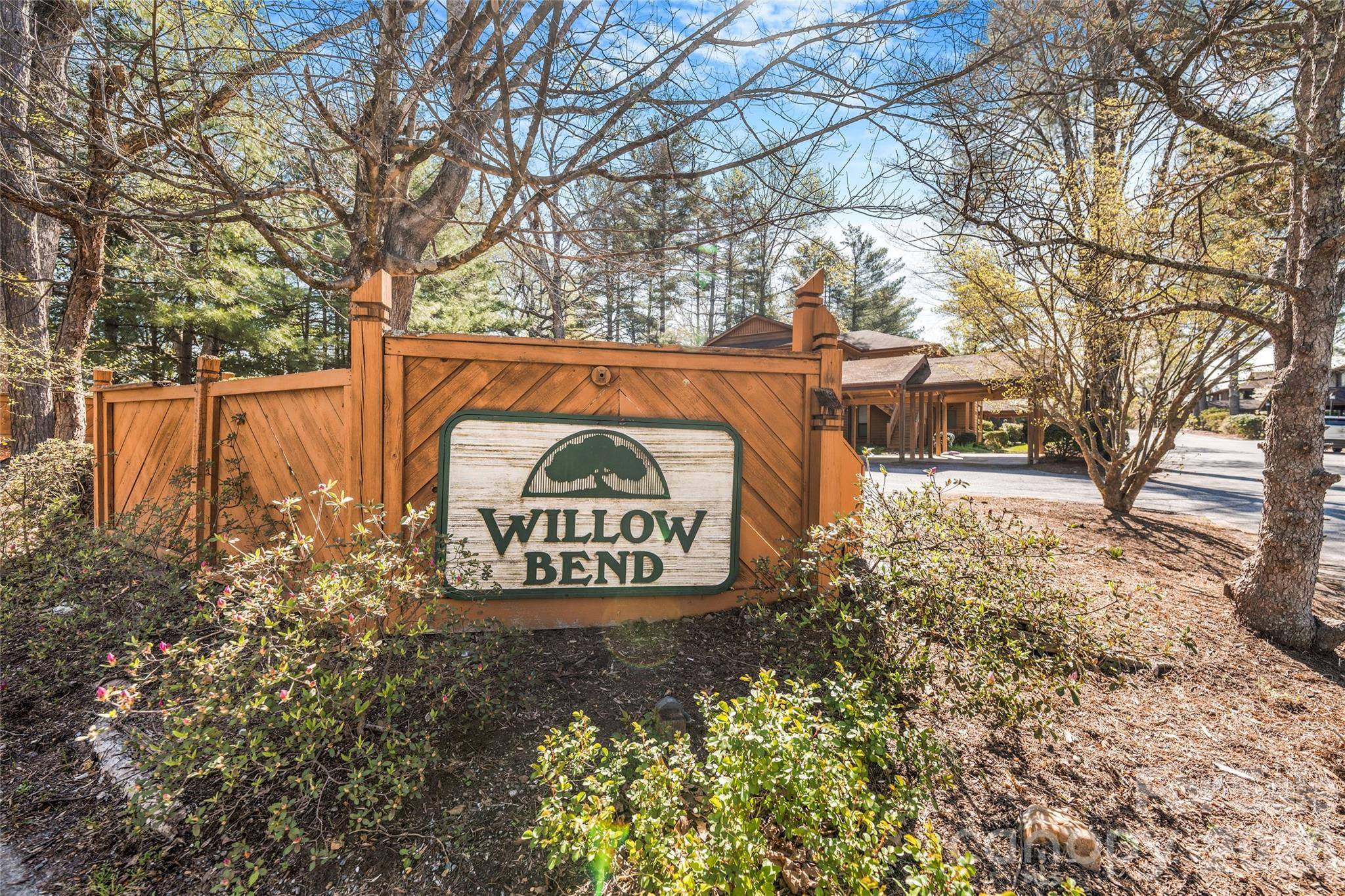 521 Courtwood LN #8, Hendersonville, NC 28739