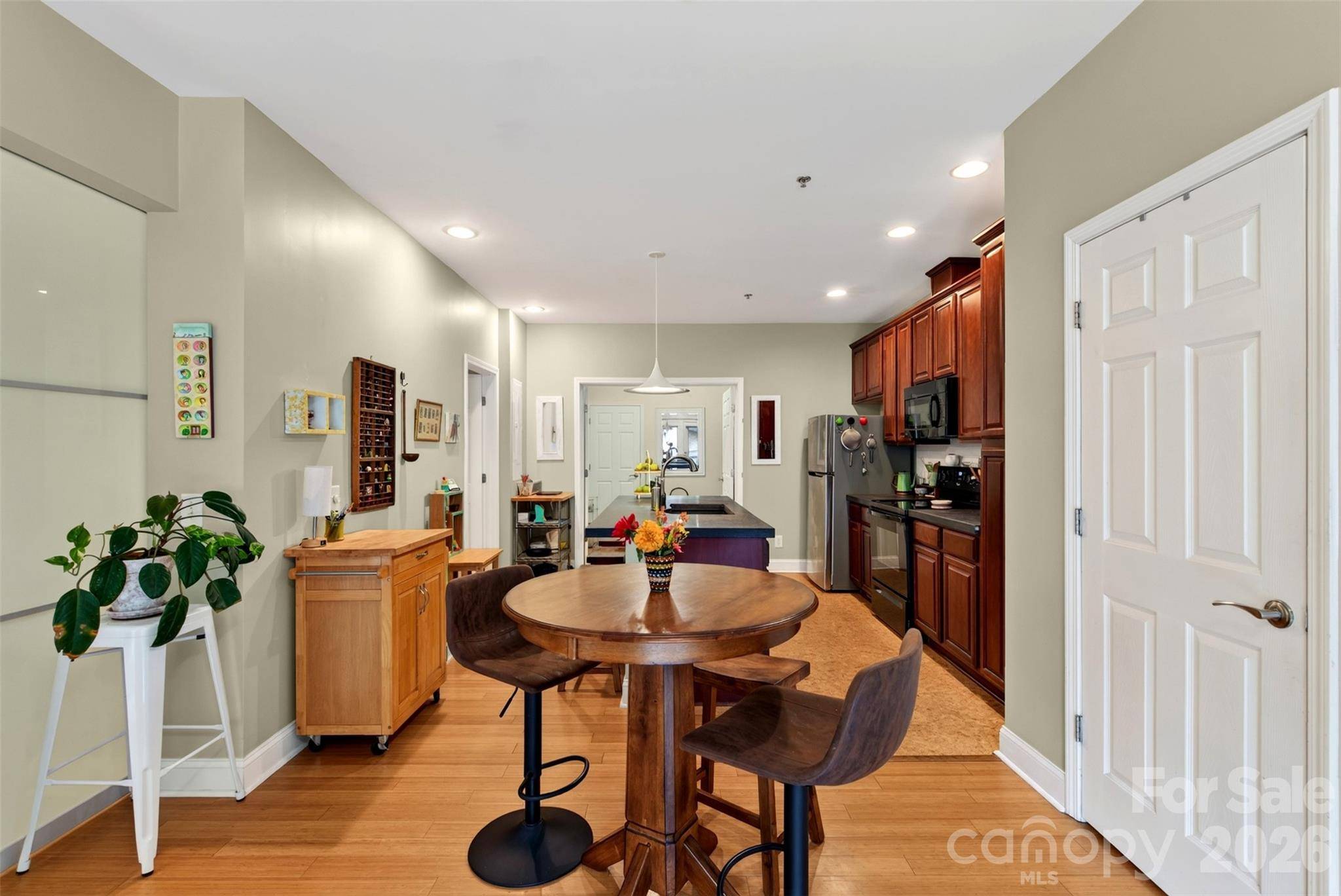 600 N Skyloft DR #102, Asheville, NC 28801