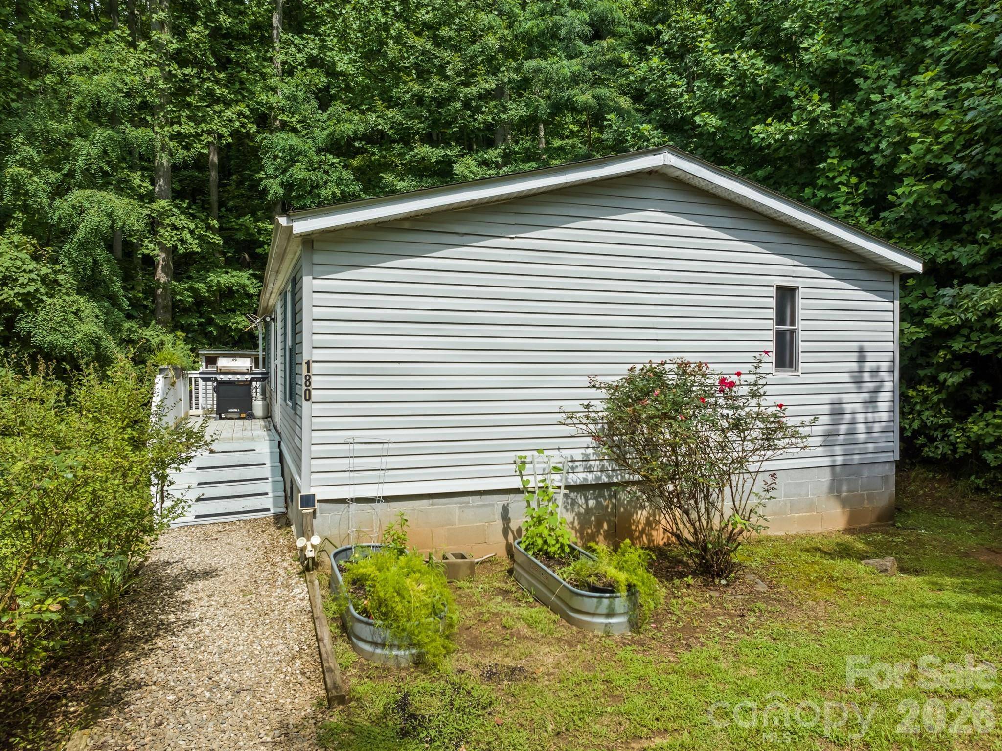 180 Hidden Meadow DR, Candler, NC 28715