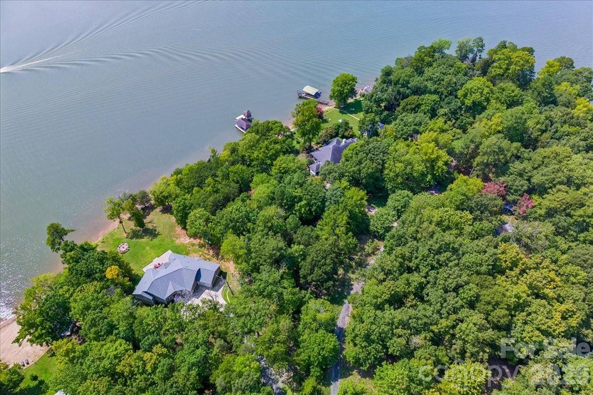 4101 Tuffy LN, Charlotte, NC 28278