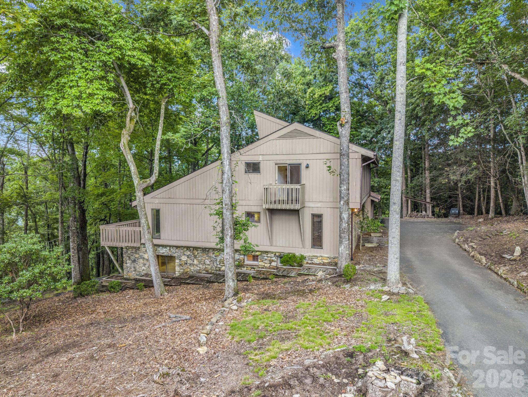 10 Chestnut Ridge RD, Mills River, NC 28759