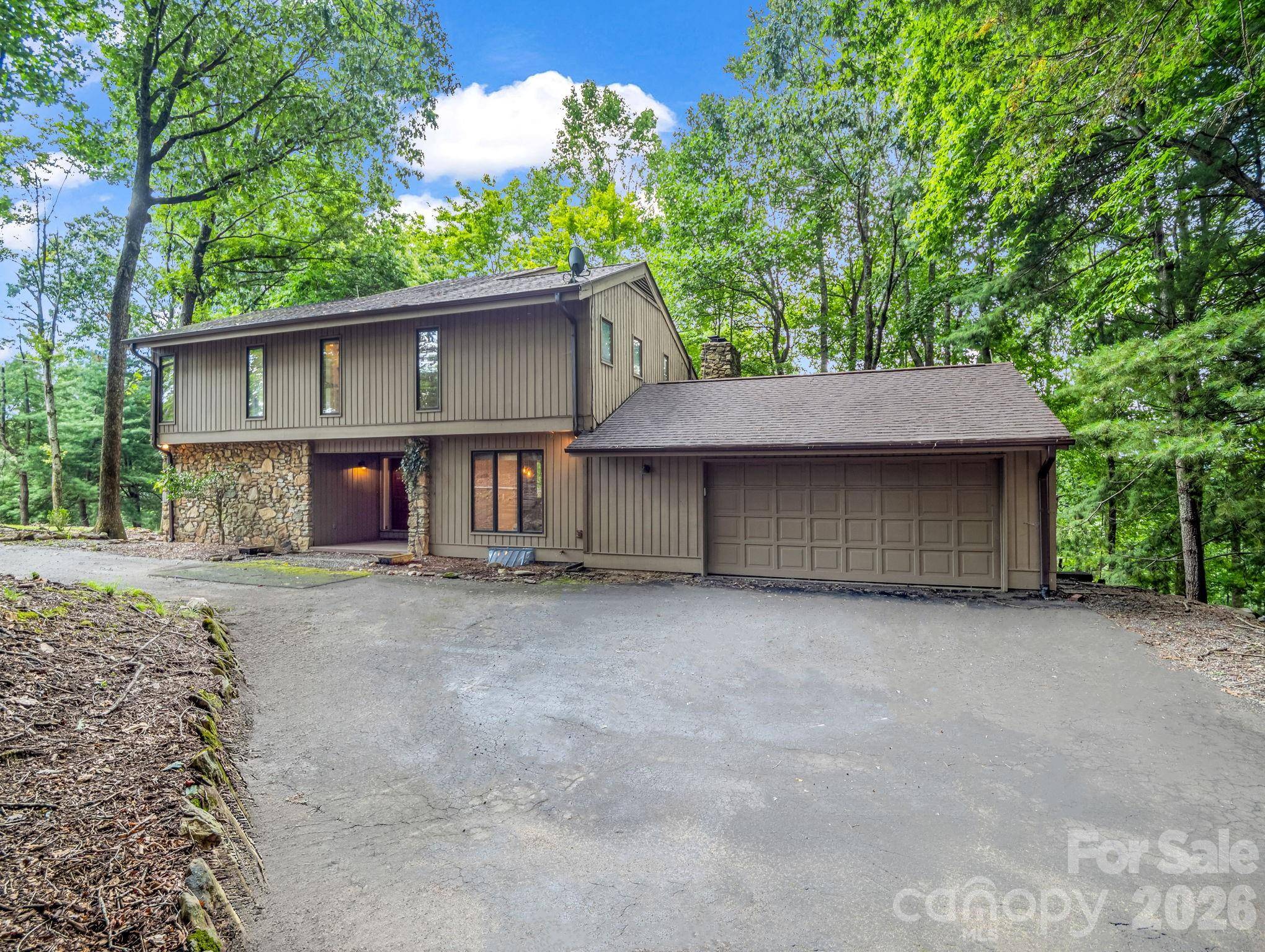 10 Chestnut Ridge RD, Mills River, NC 28759