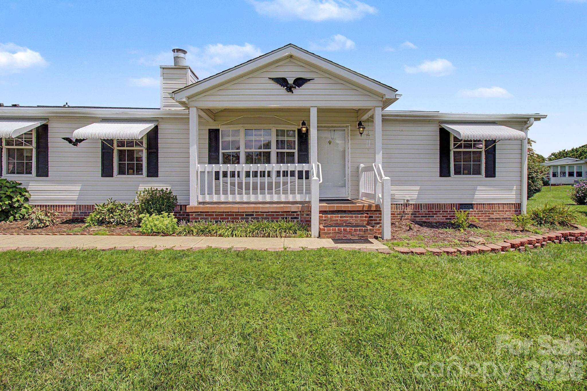 204 Red Birch CT, Hendersonville, NC 28739