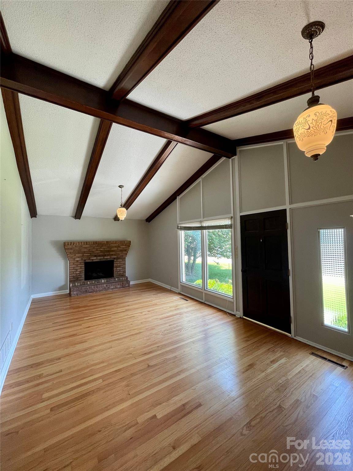 402 L ST E, Newton, NC 28658