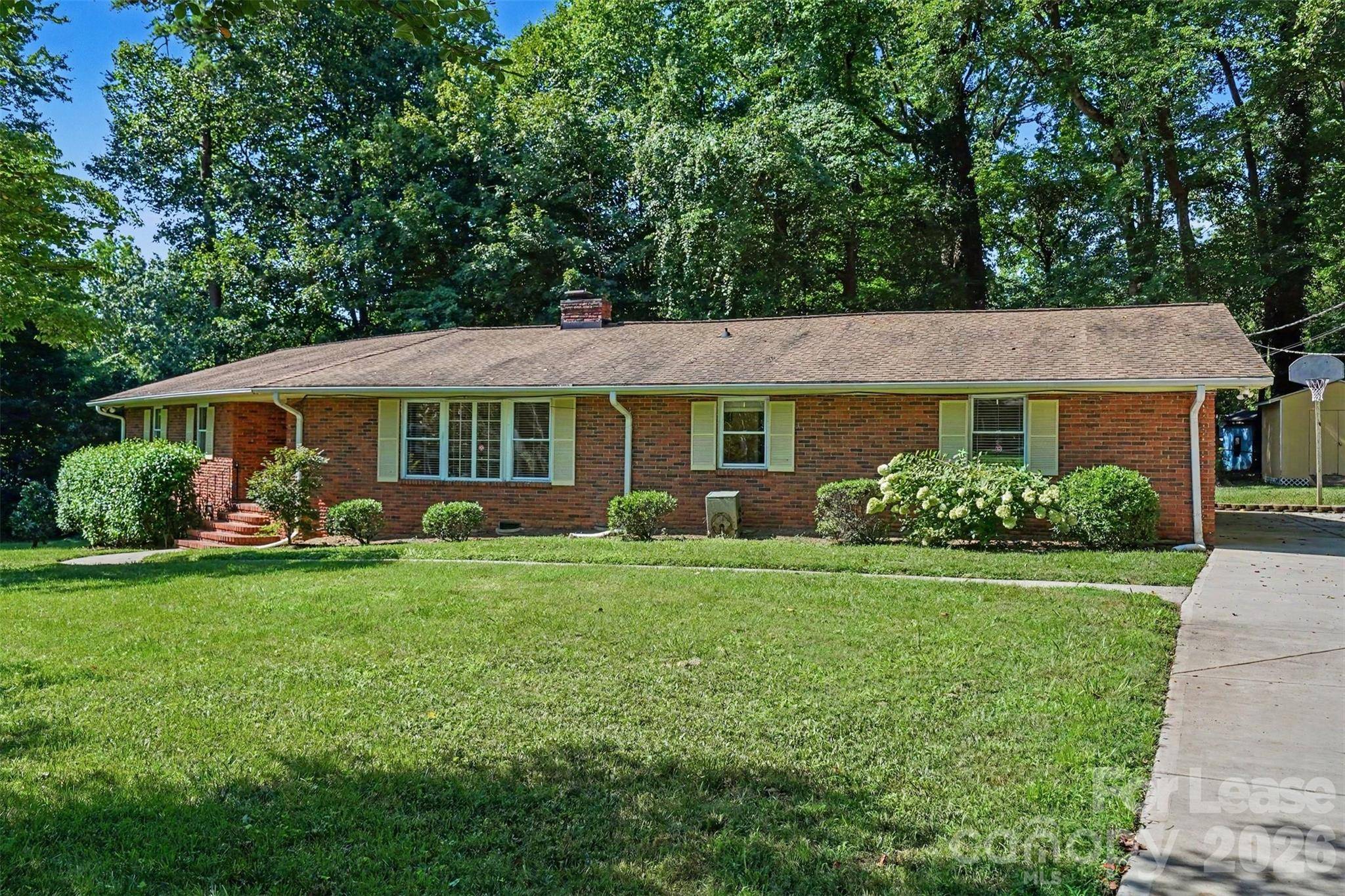 7017 Linda Lake DR, Charlotte, NC 28215