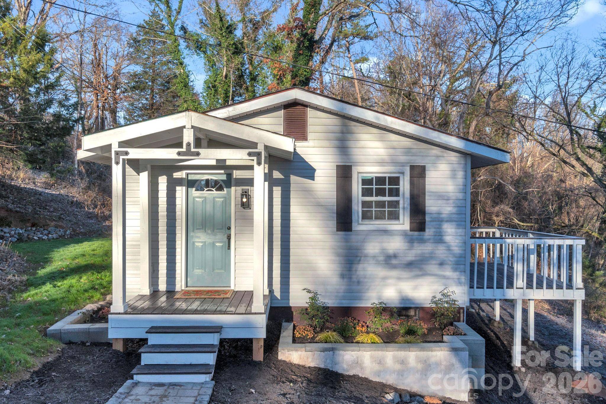 49 E Livingston ST, Tryon, NC 28782