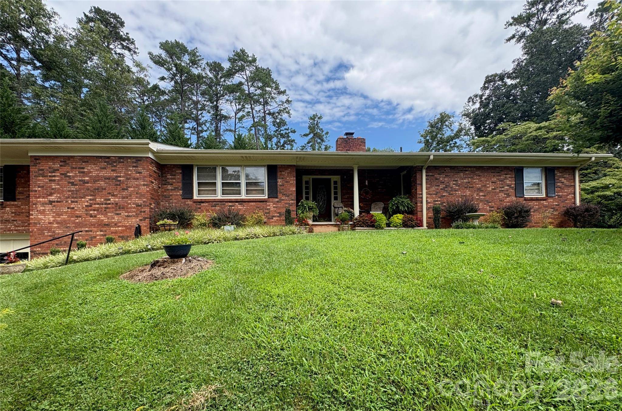11 Thornberry DR, Alexander, NC 28701