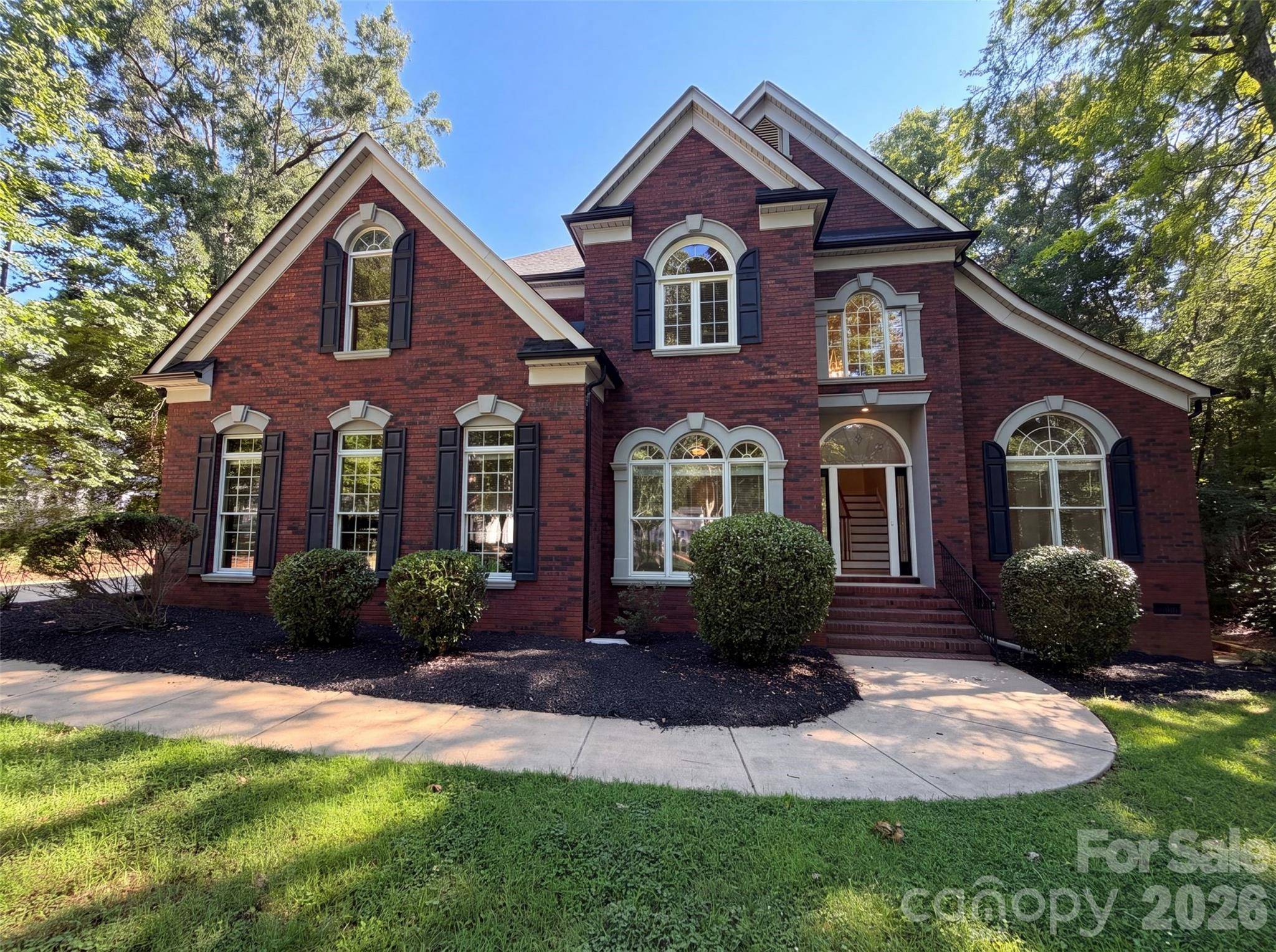 10124 Windtree LN, Charlotte, NC 28215