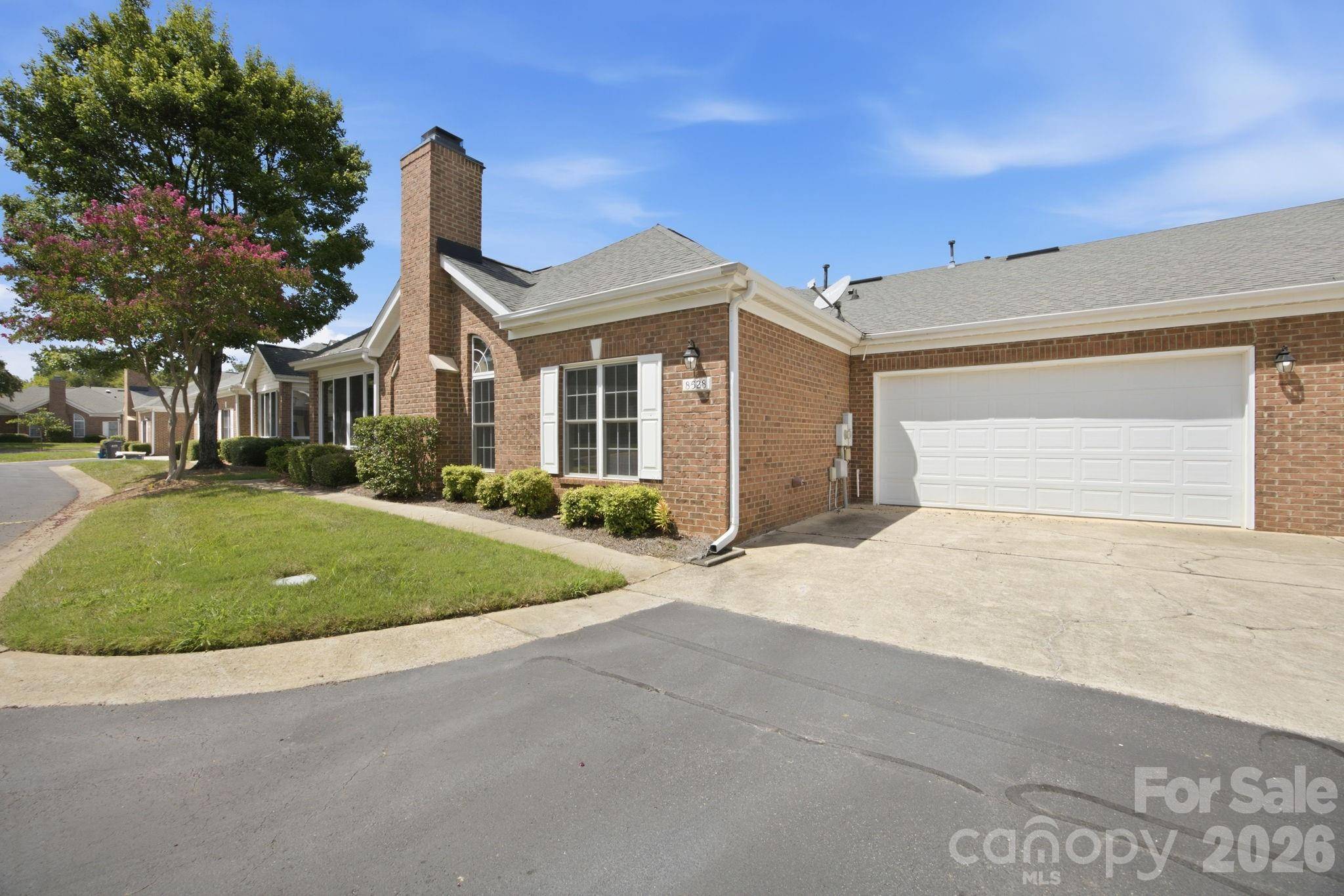 8528 Highland Glen DR, Charlotte, NC 28269