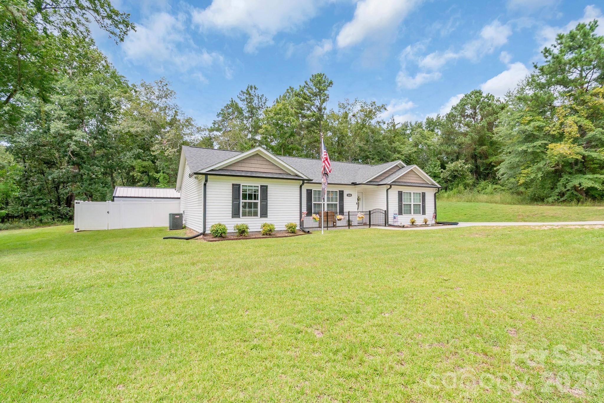 3604 Gold Mine HWY, Kershaw, SC 29067
