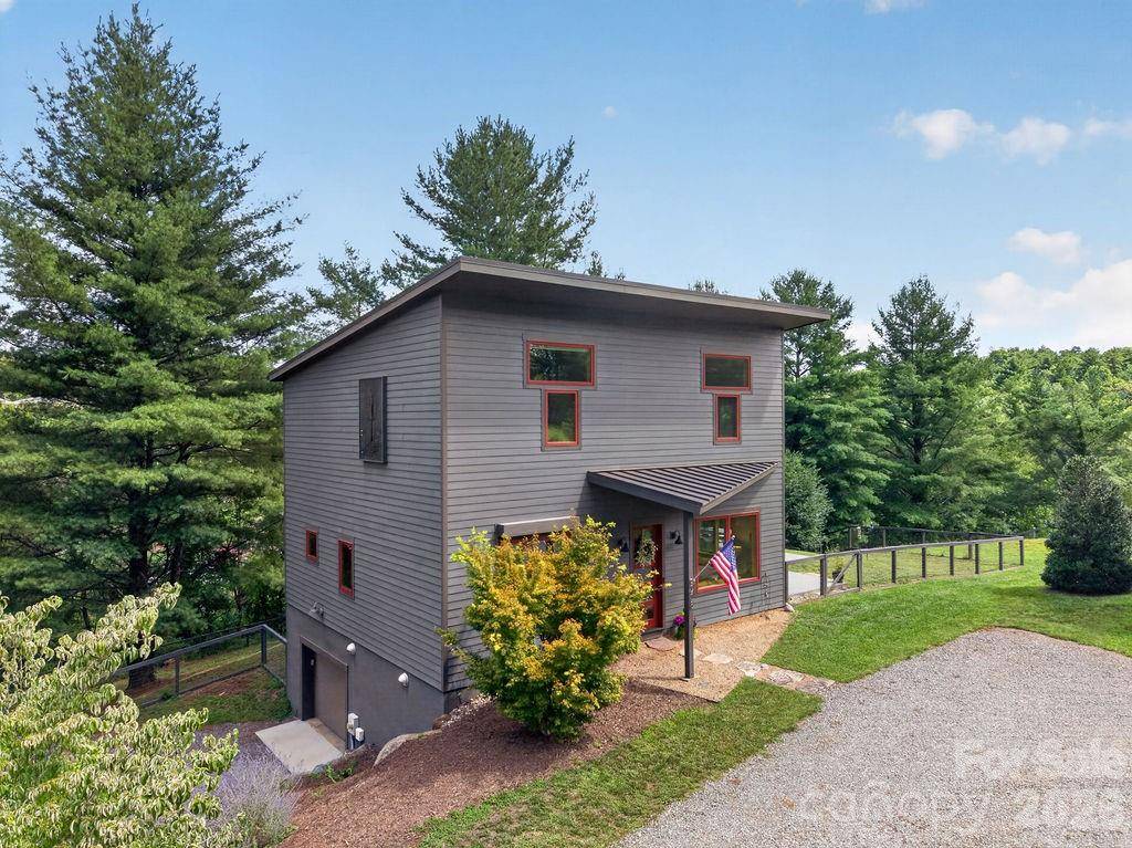 208 Gravely Branch RD, Fletcher, NC 28732