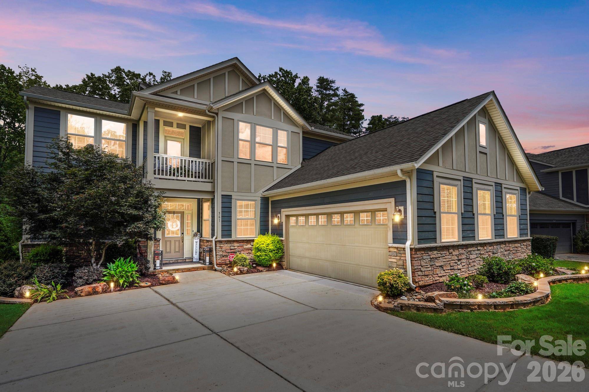 561 Sandbar PT, Lake Wylie, SC 29710