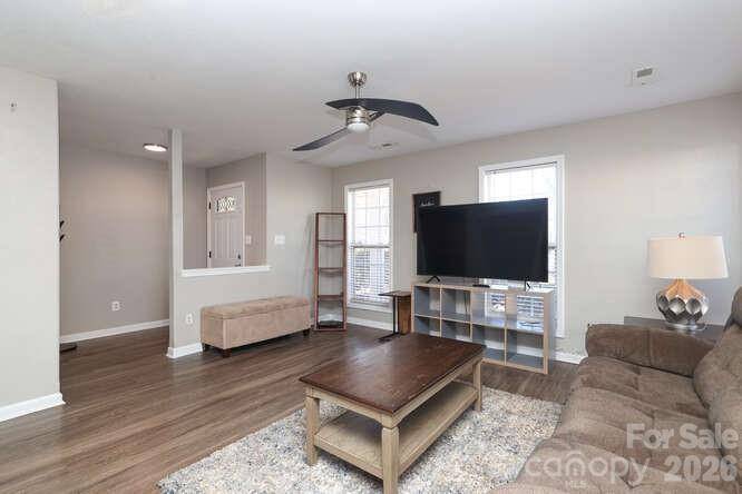 1109 Triece LN, Charlotte, NC 28215