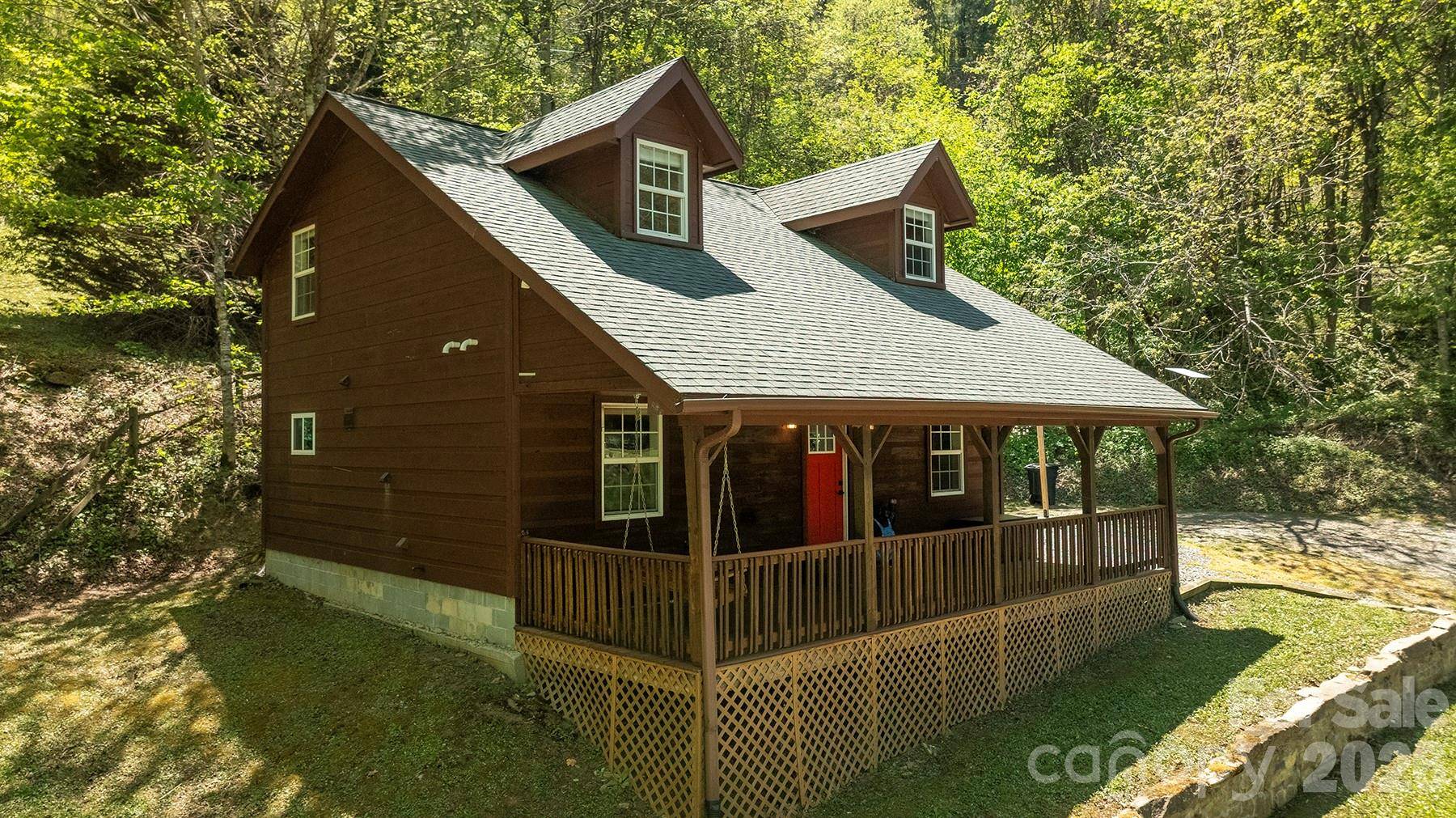 95 Lasso LN, Waynesville, NC 28785