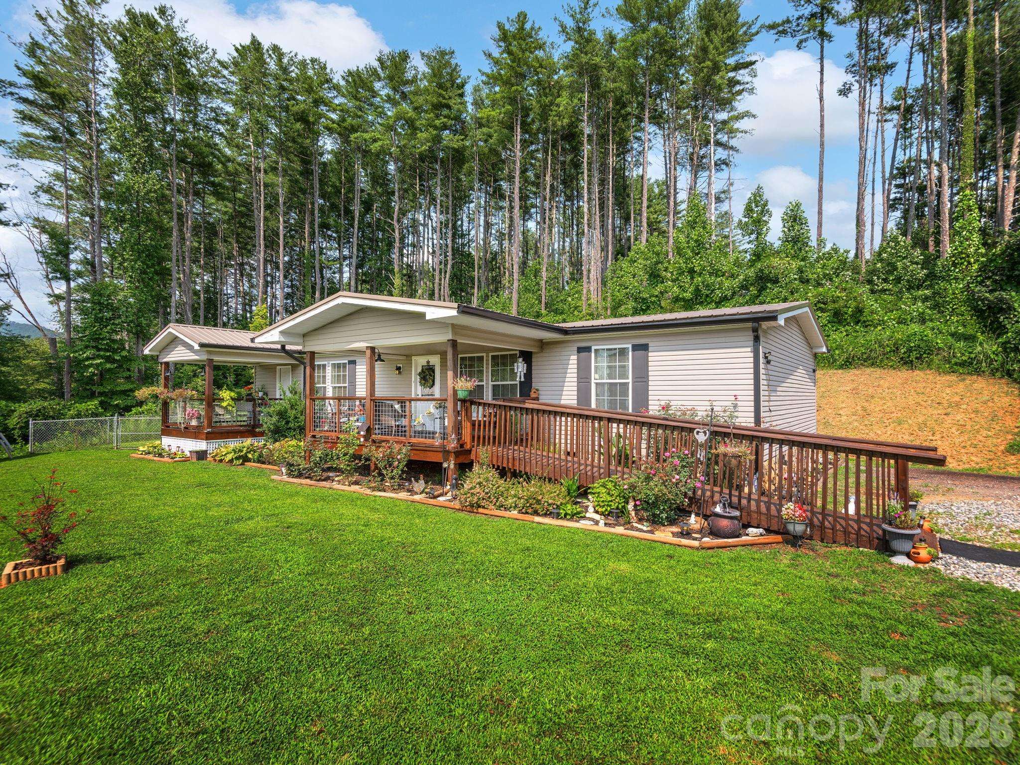380 Green Acres DR, Weaverville, NC 28787