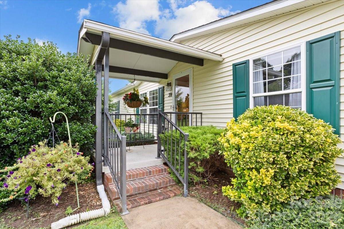 39 Stephanie LN #13, Hendersonville, NC 28792